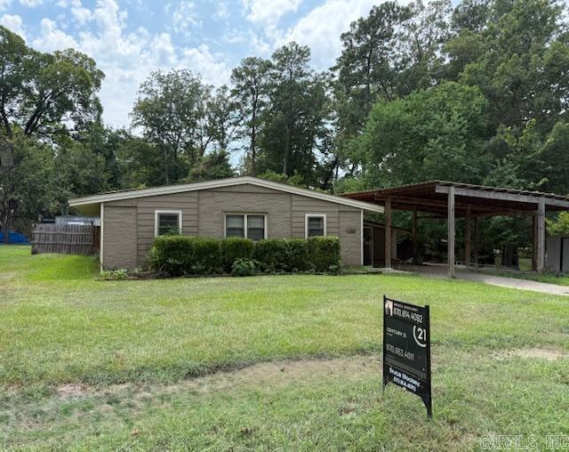 Come take a look at this 3bed 1.5bath. Fenced in back with workshop. New carpet and paint throughout home.