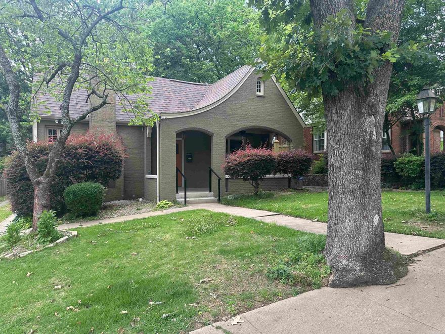 Quintessential Hillcrest bungalow within walking distance to Hillcrest shopping and dining. Open floor plan, beautiful hardwood floors, extensive crown molding & trim work, separate laundry room. Huge primary suite with new carpet in the bedroom, walk-in shower, jacuzzi tub and two closets. A large backyard deck was added in 2020. Roof replaced in 2024.