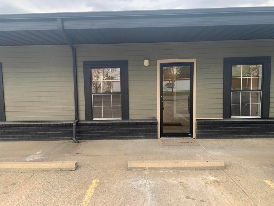 Recently Remodled Suite 110 is ready for anything. Five versatile rooms, kitchen, 2 bathrooms, reception area, breakroom or waiting area.Surrounded by businesses, it provides high foot traffic and ample parking. To view contact: Aaron Little 870-731-7026. The location will fit just about any need. Great area and easy parking access.  Contact Aaron Little 870-731-7026 to show or tour.