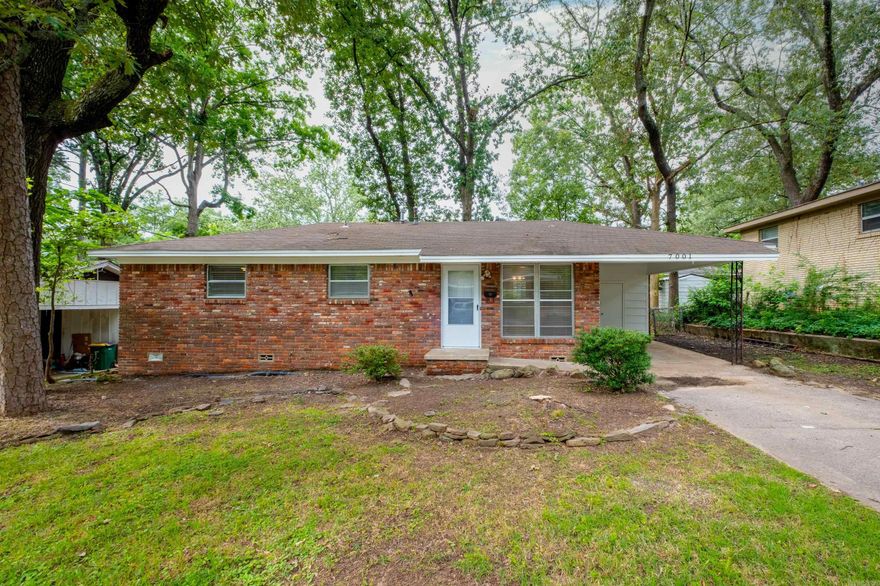 Move-in ready, one level home near UALR that would make a great home for an owner-occupant or rental property for investors! Recent improvements include HVAC system (2021), water heater (2022), interior/exterior paint and more! Living/dining area open to the kitchen. Fully fenced backyard features large back deck.
