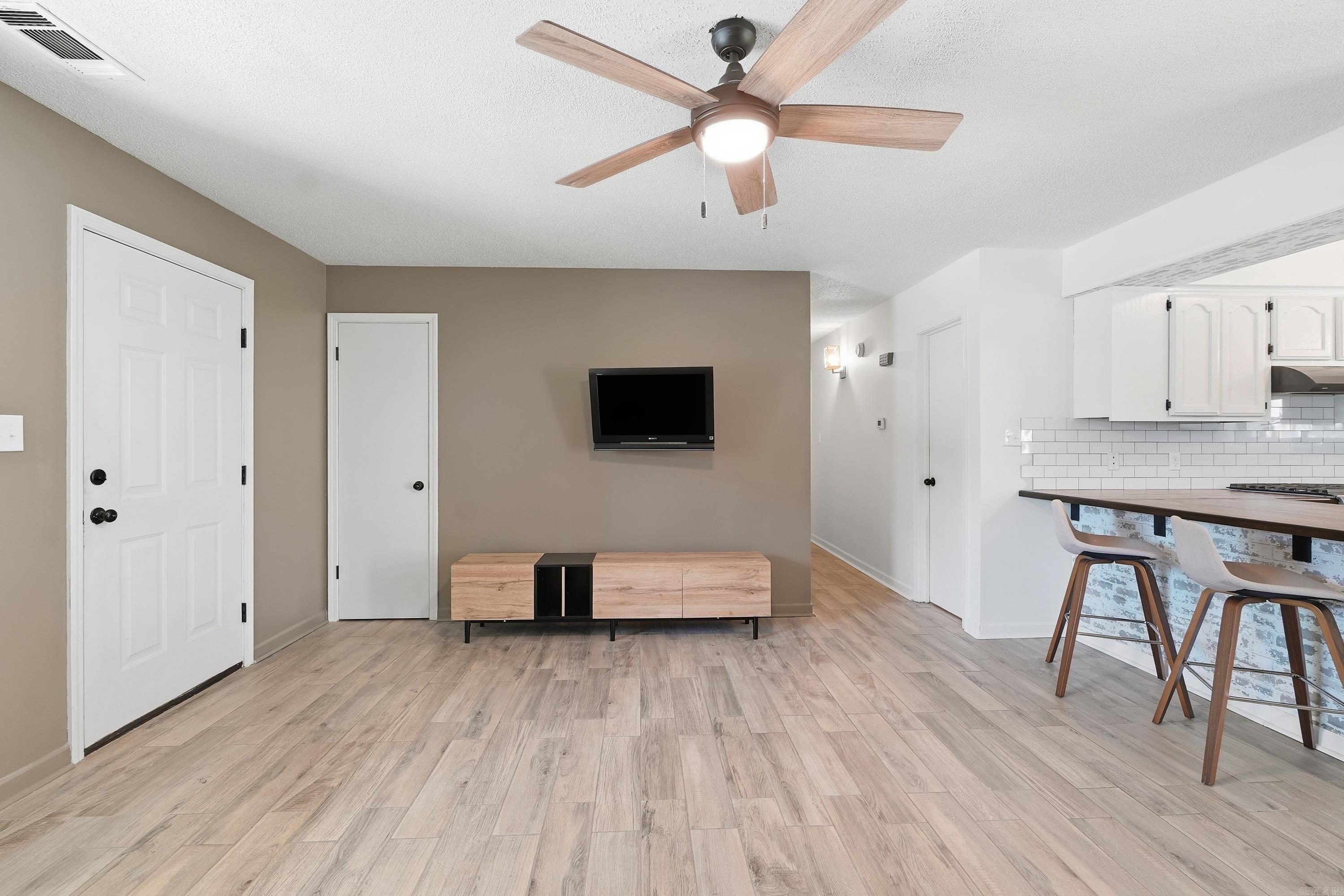 MEADOW CREEK - Residential