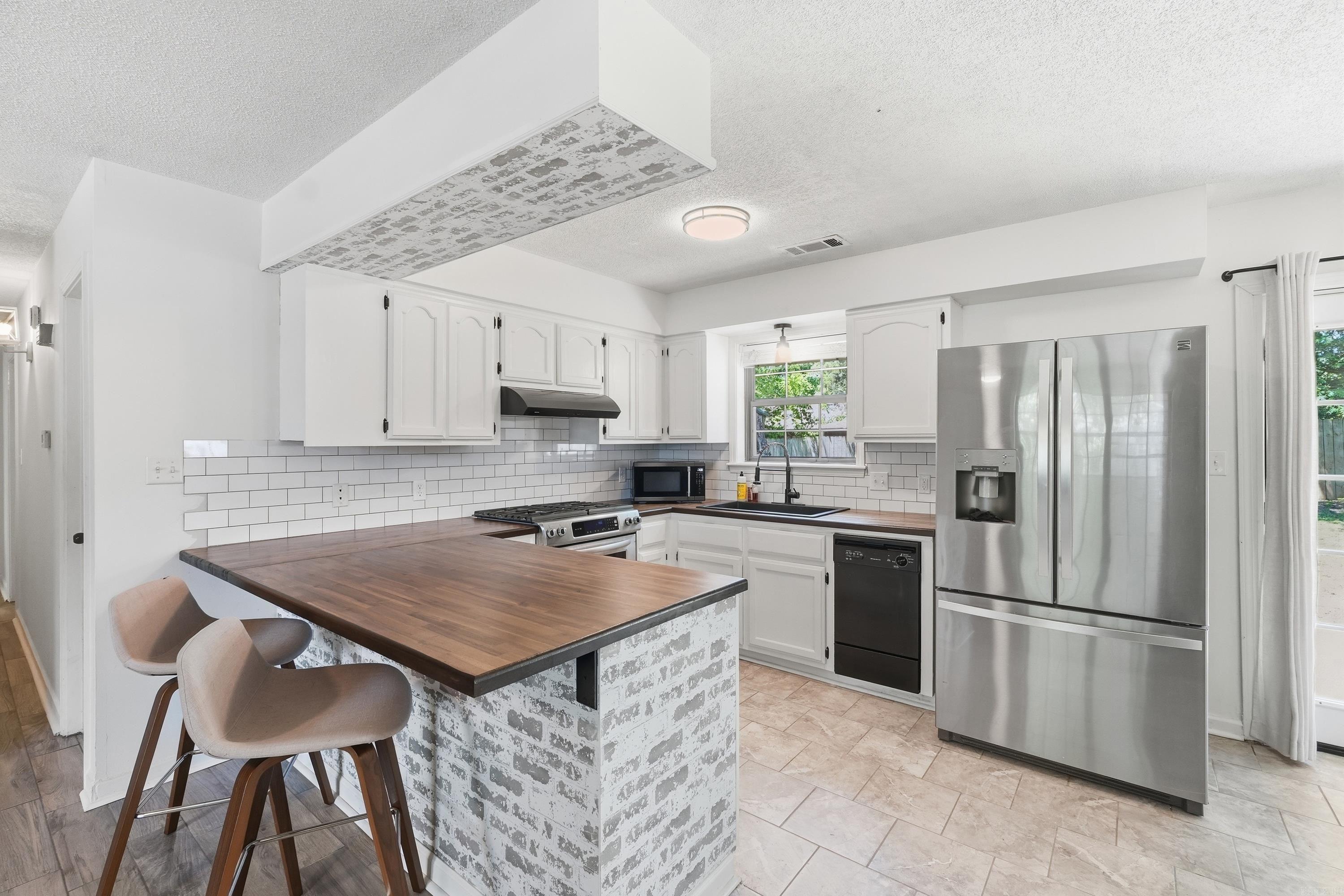 MEADOW CREEK - Residential