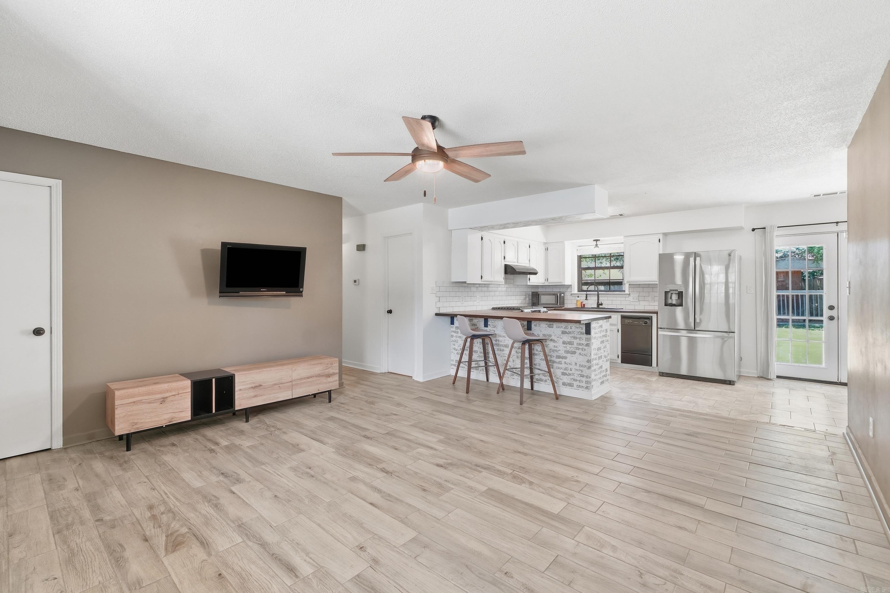MEADOW CREEK - Residential