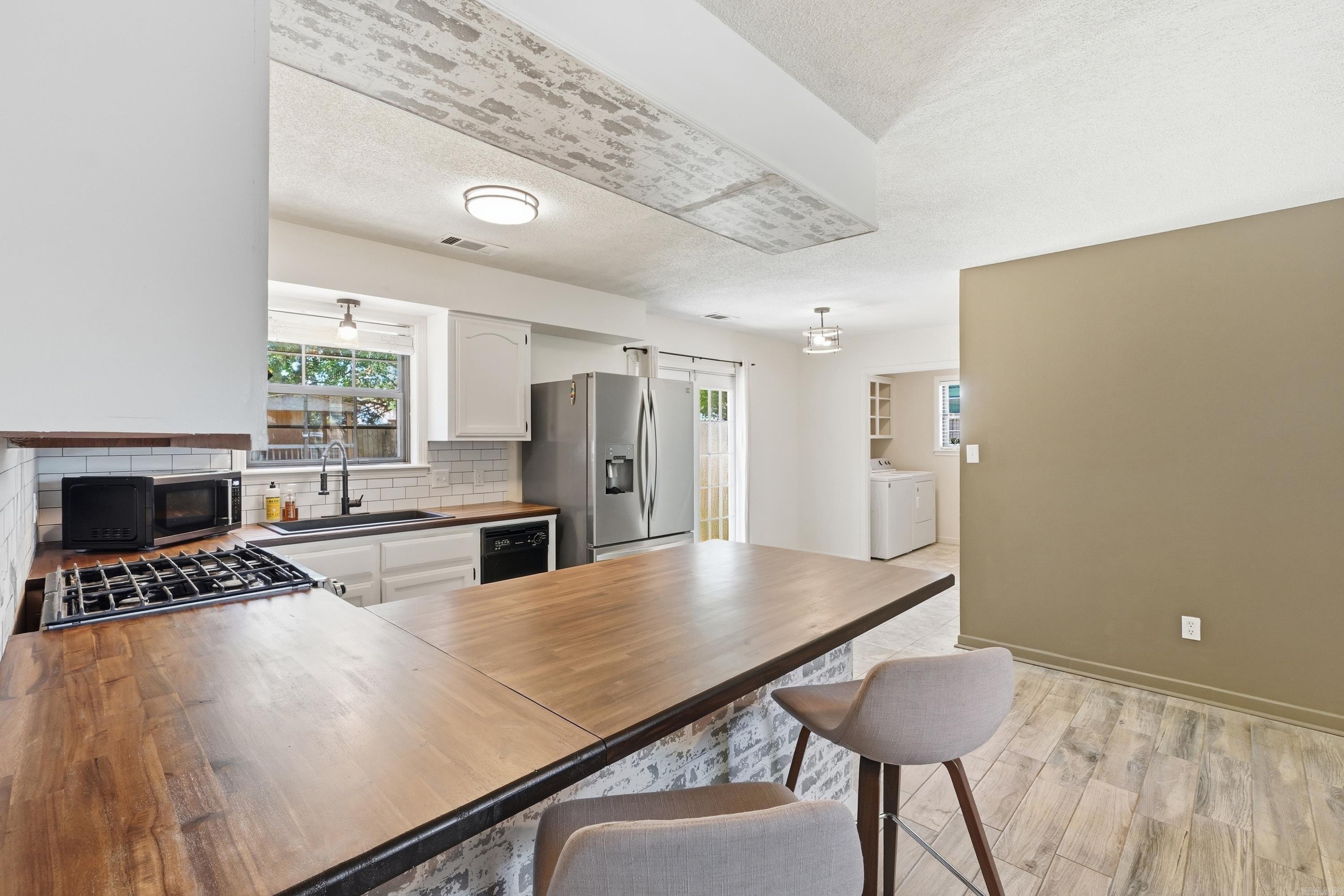 MEADOW CREEK - Residential