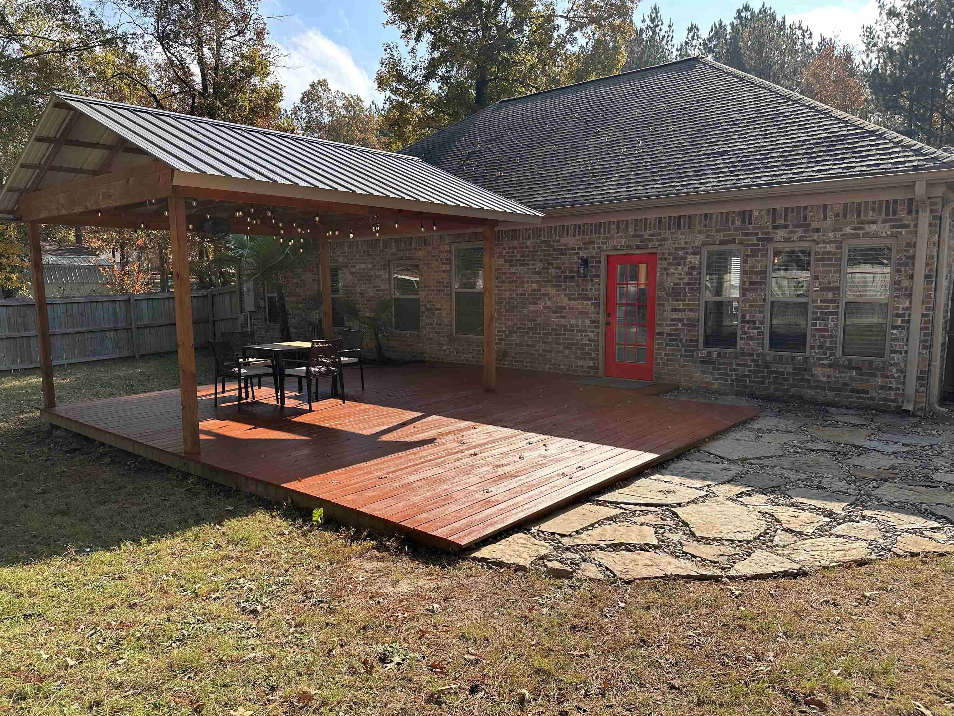 OAK MANOR - Residential