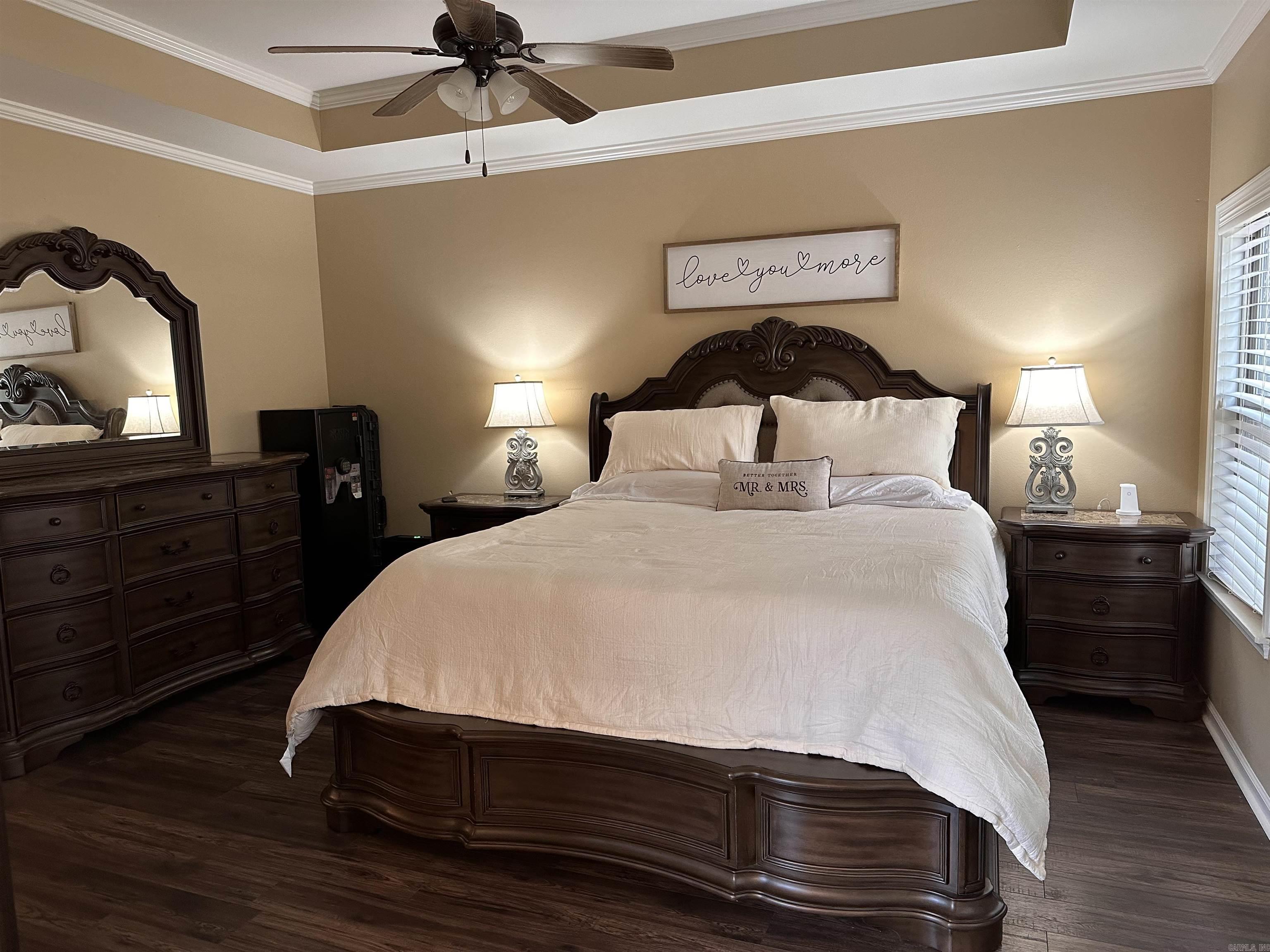 OAK MANOR - Residential