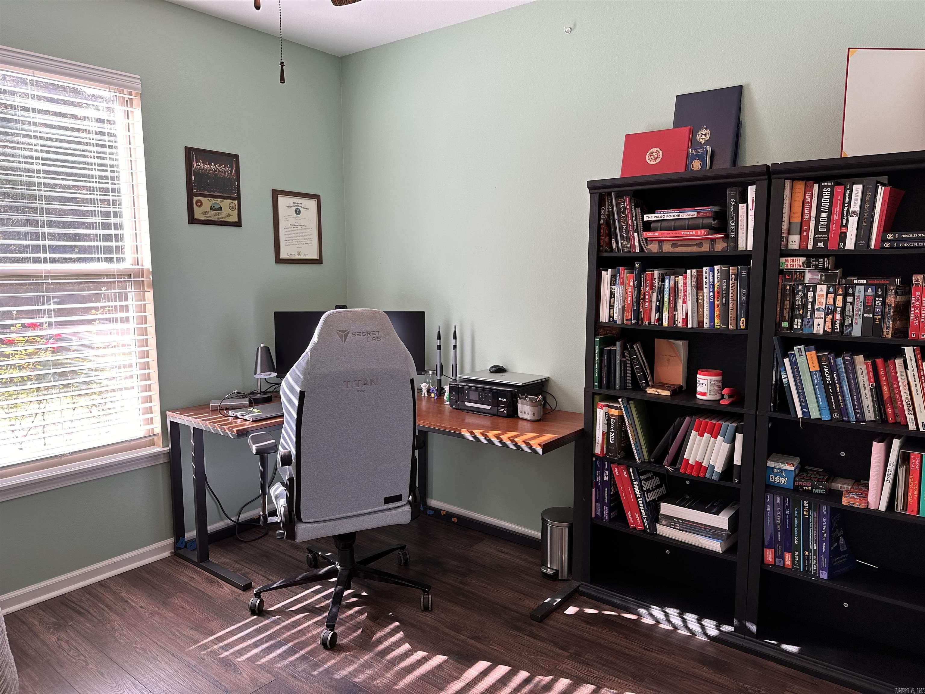 OAK MANOR - Residential