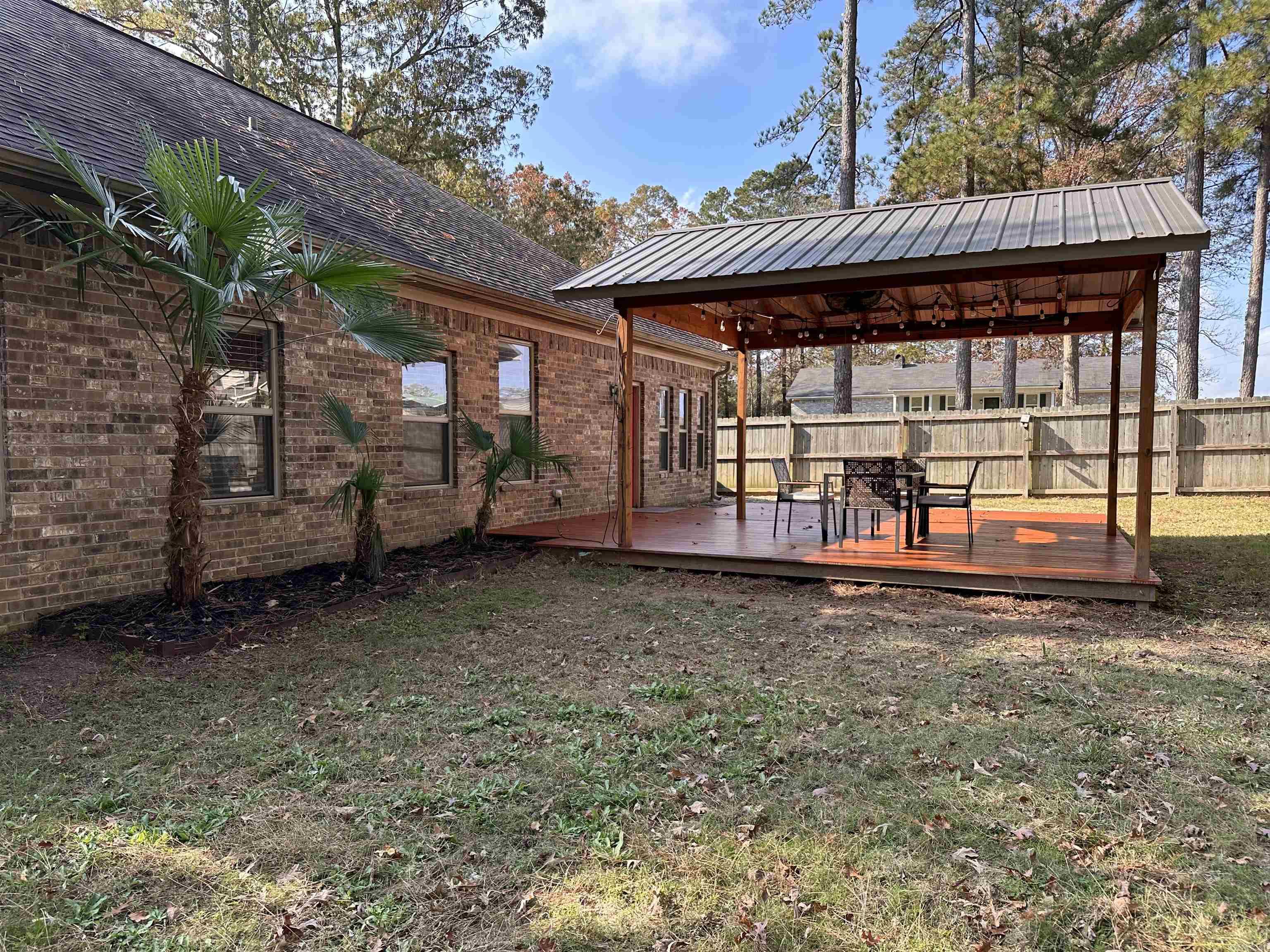 OAK MANOR - Residential