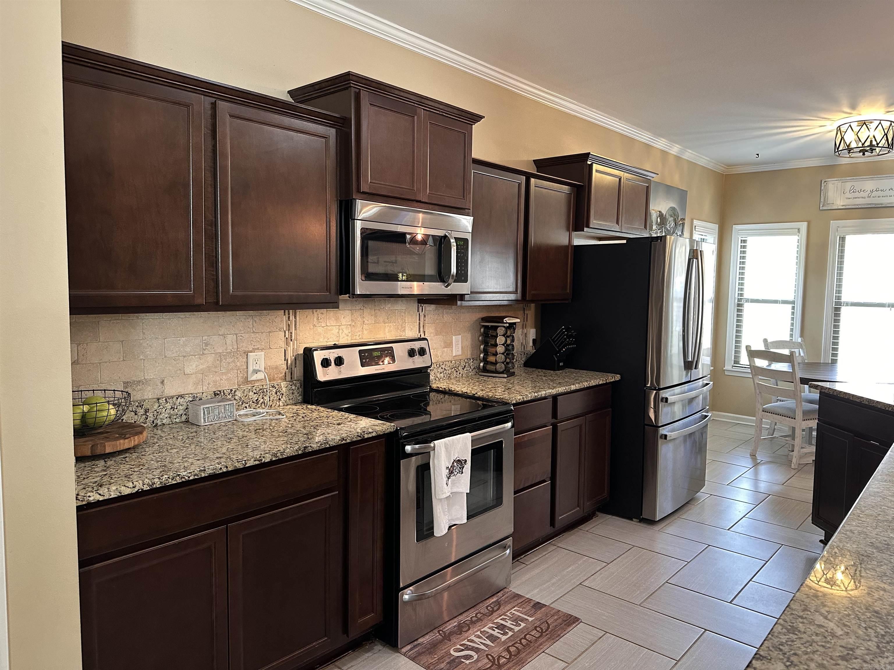 OAK MANOR - Residential