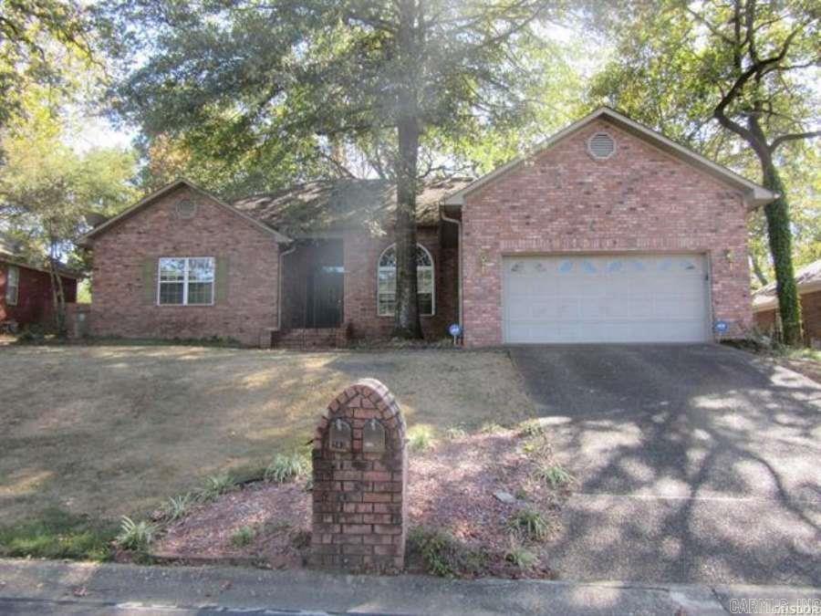 ST CHARLES/LAKESIDE SCHOOL... rare find 4BR 2 bath $229,900!! 1,997sf, 90x110 lot with large privacy fenced backyard, gas logs FP, spacious kitchen with breakfast nook & bkfast bar plus separate dining room; open floor plan - main BR off kitchen with large bathroom offering walk-in closet, free standing shower, double sinks & garden jacuzzi tub.. beautiful hall bathroom and 3 additional BRs at other end of house with 2 offering walk-in closet; 2-car garage, brick/vinyl exterior; needs some work but well worth the $$$