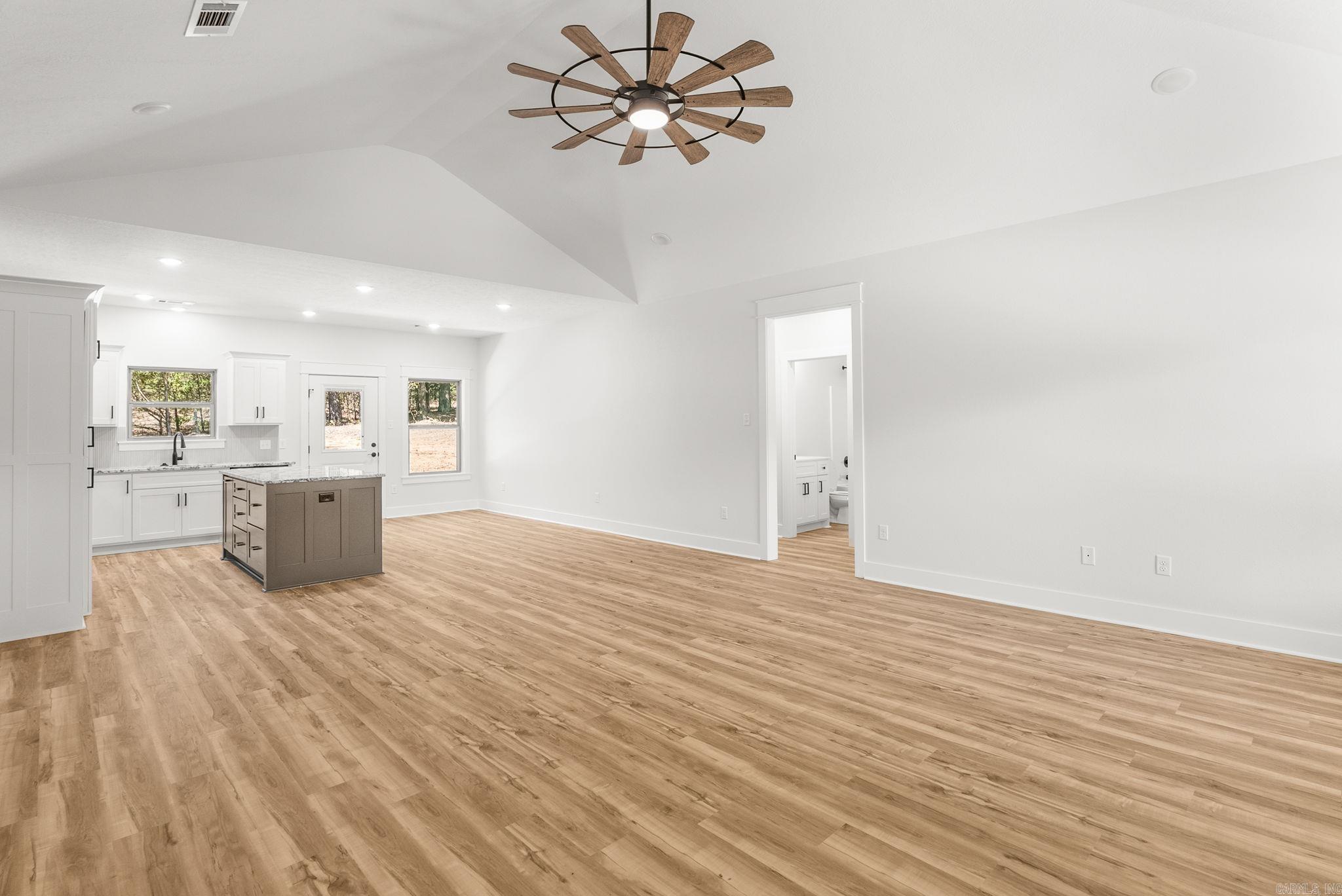 ULES WATSON PLACE - Residential