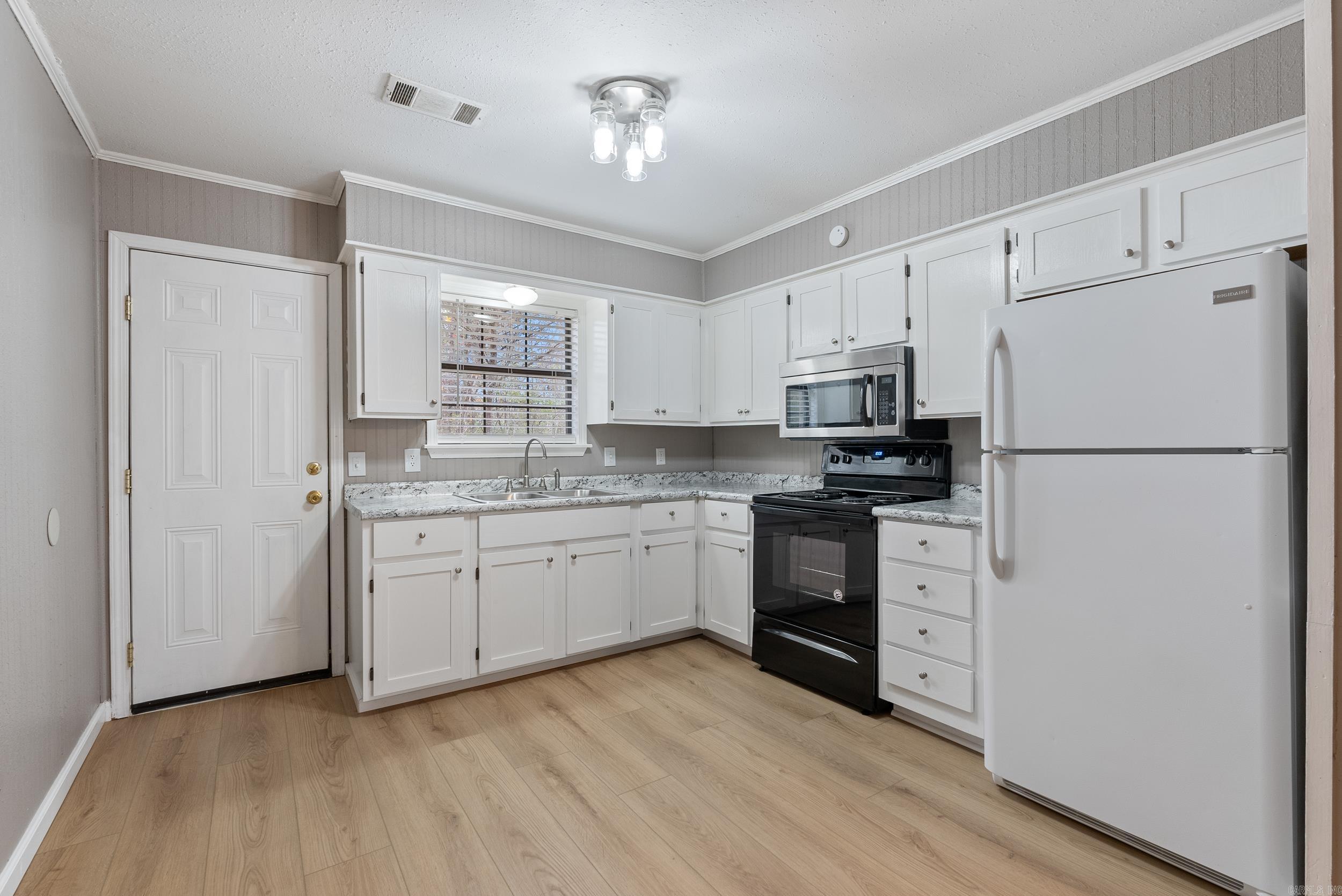 Greenbrier - Residential Income