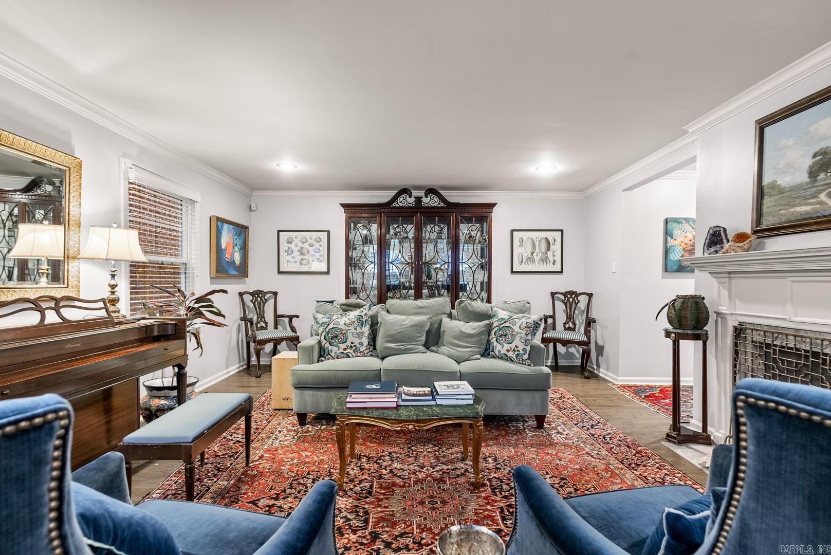 COUNTRY CLUB HEIGHTS - Residential