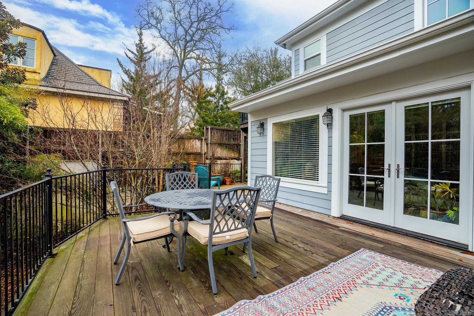 COUNTRY CLUB HEIGHTS - Residential