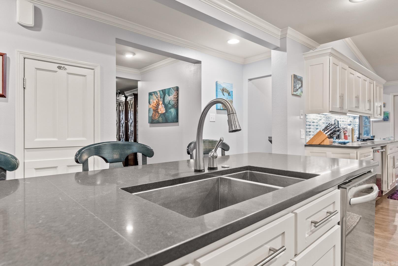 COUNTRY CLUB HEIGHTS - Residential