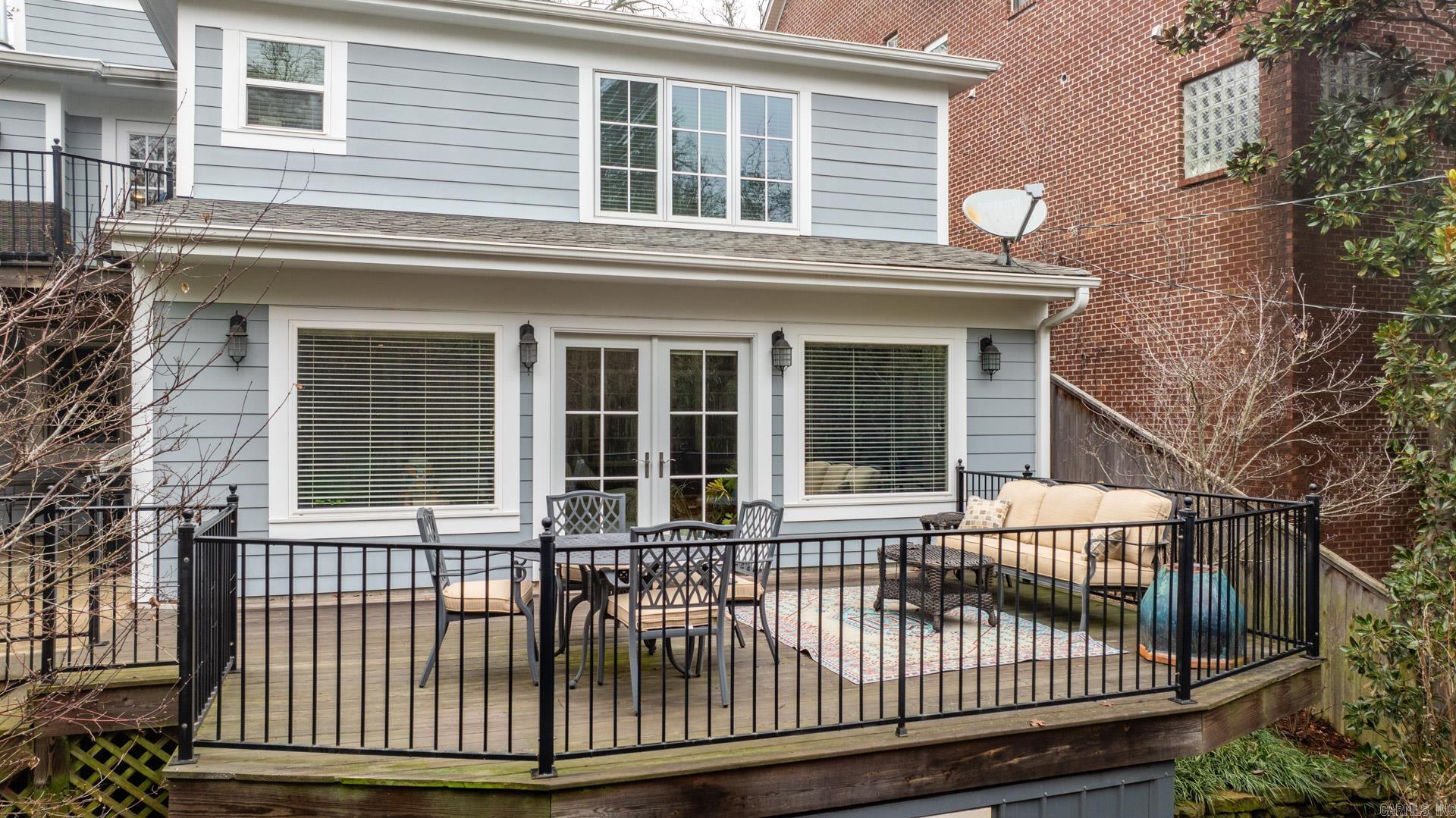 COUNTRY CLUB HEIGHTS - Residential