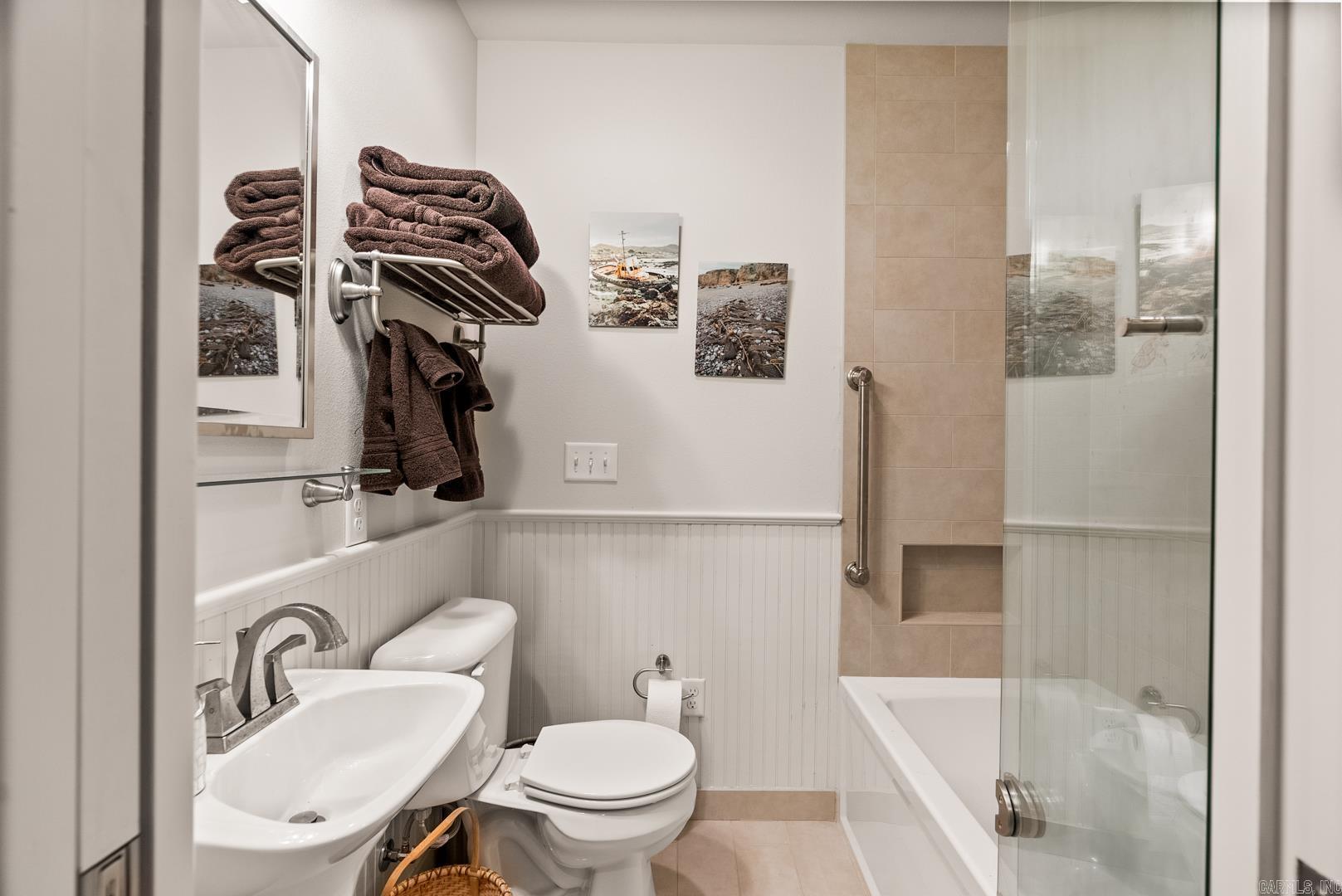 COUNTRY CLUB HEIGHTS - Residential