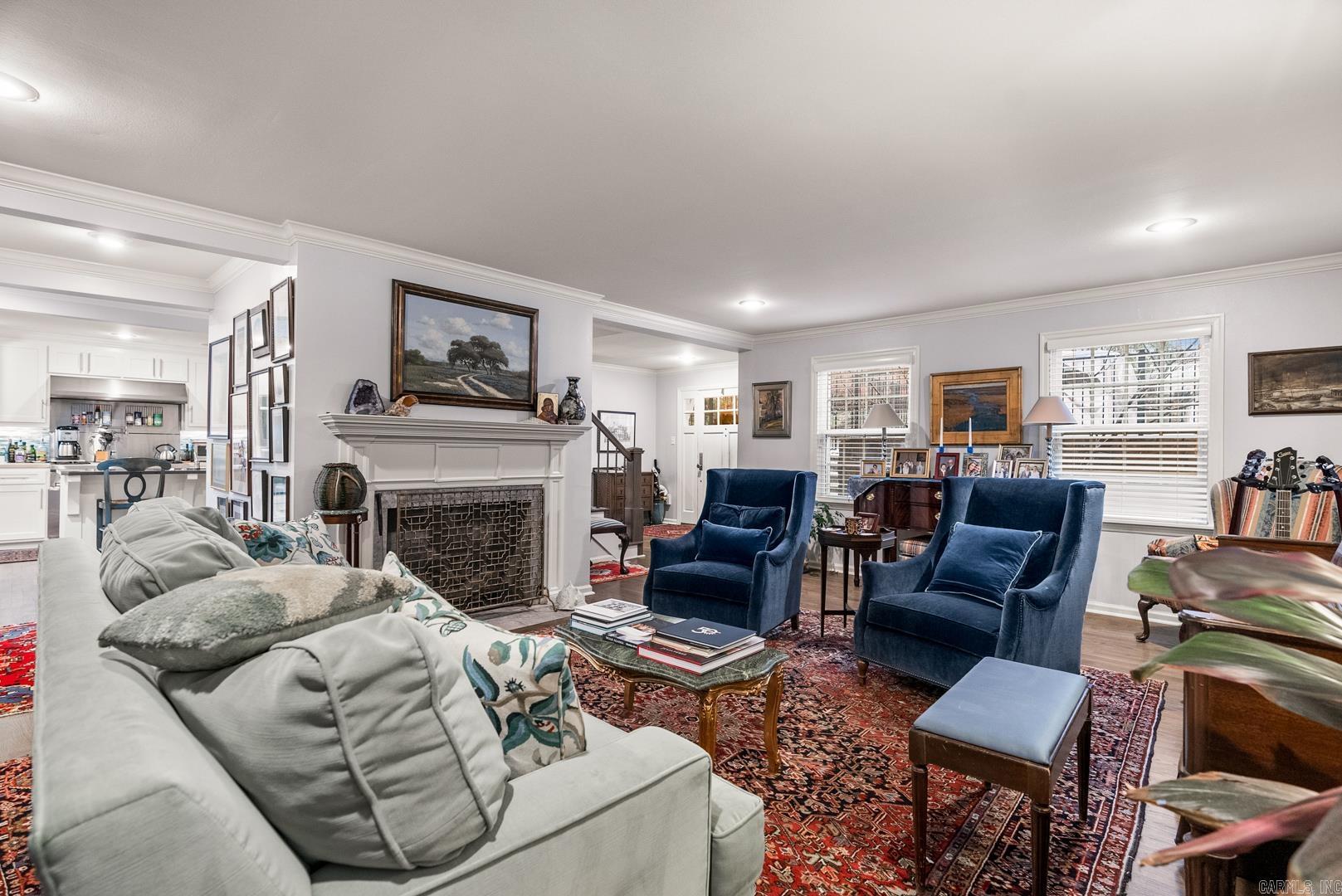 COUNTRY CLUB HEIGHTS - Residential