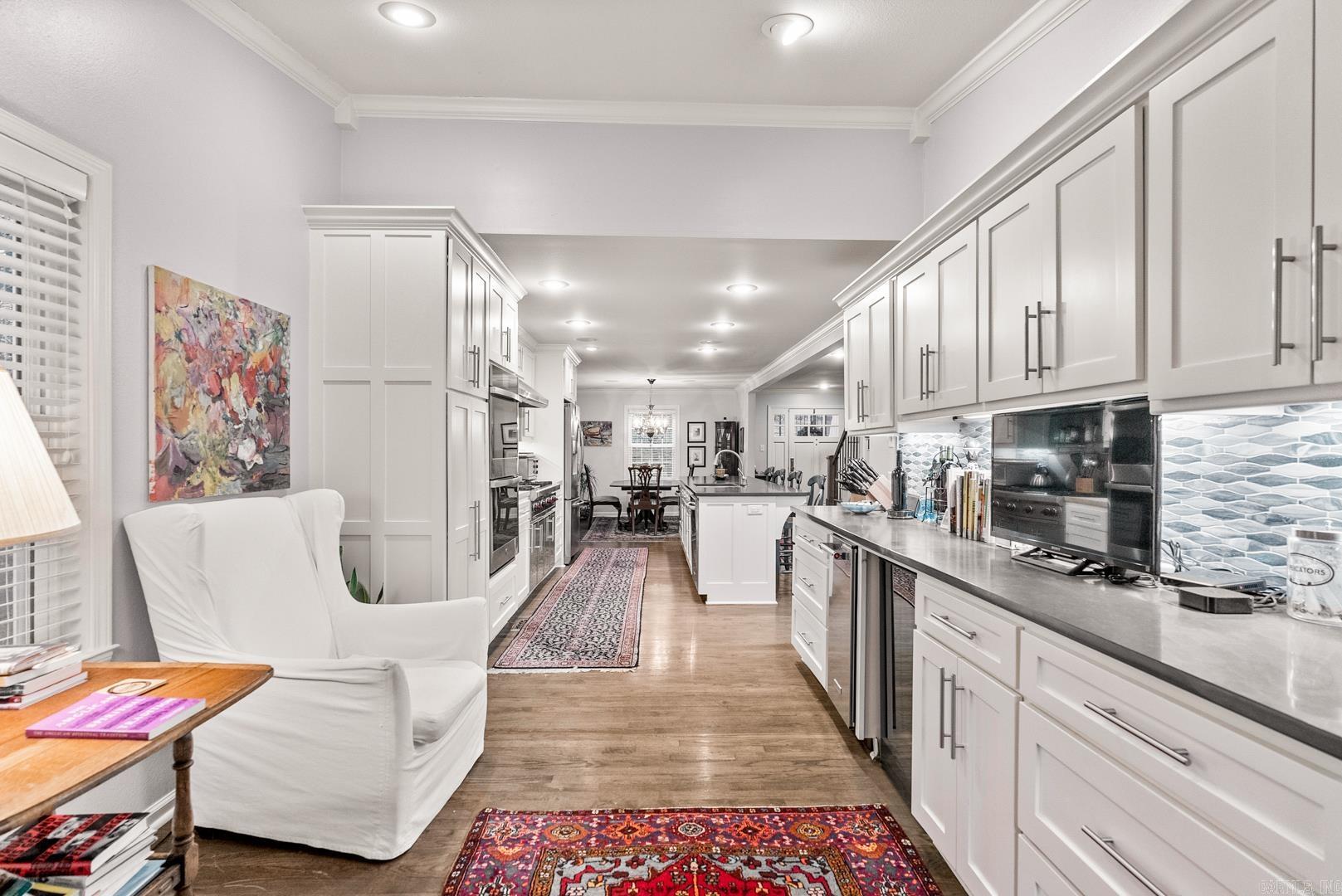 COUNTRY CLUB HEIGHTS - Residential