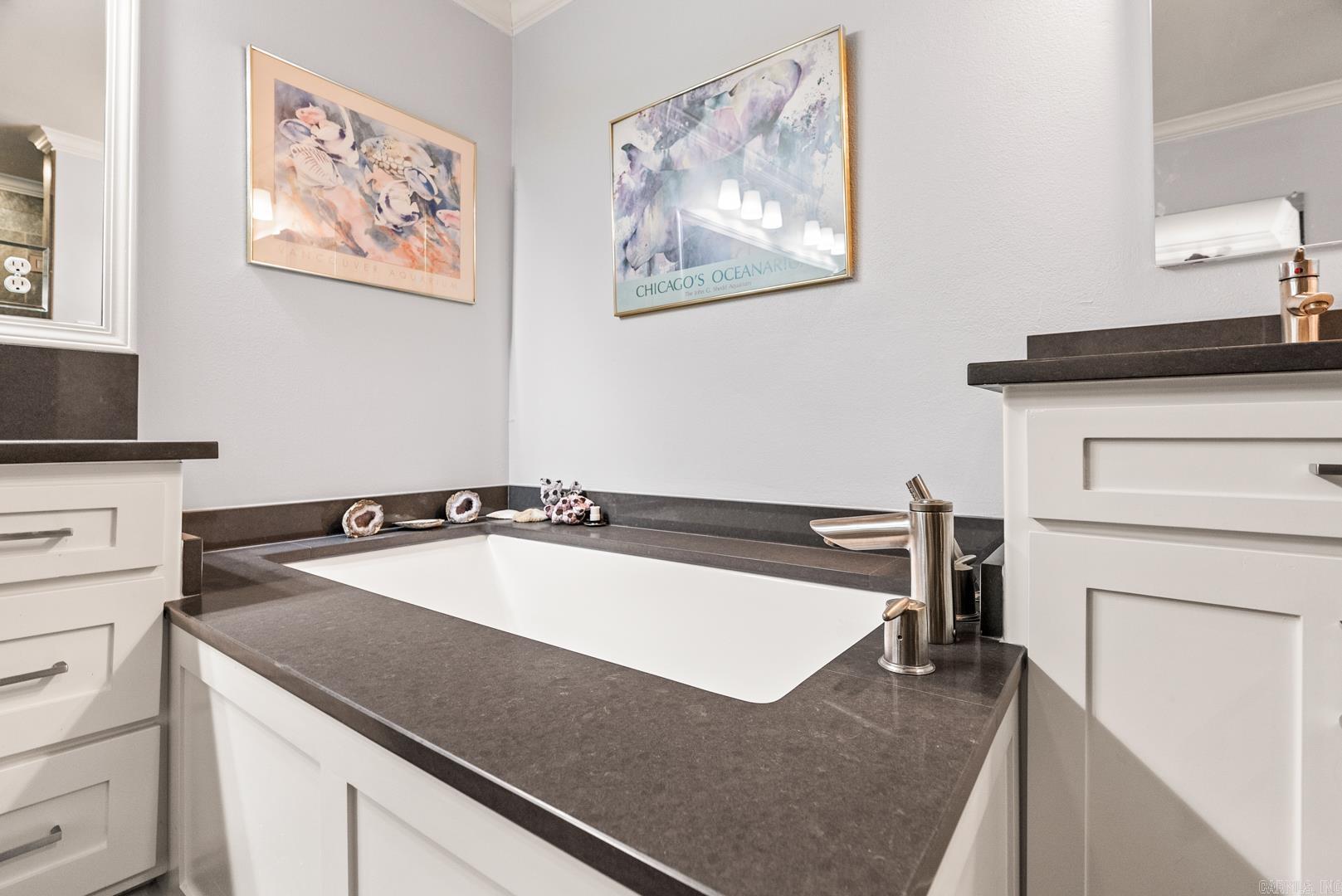 COUNTRY CLUB HEIGHTS - Residential