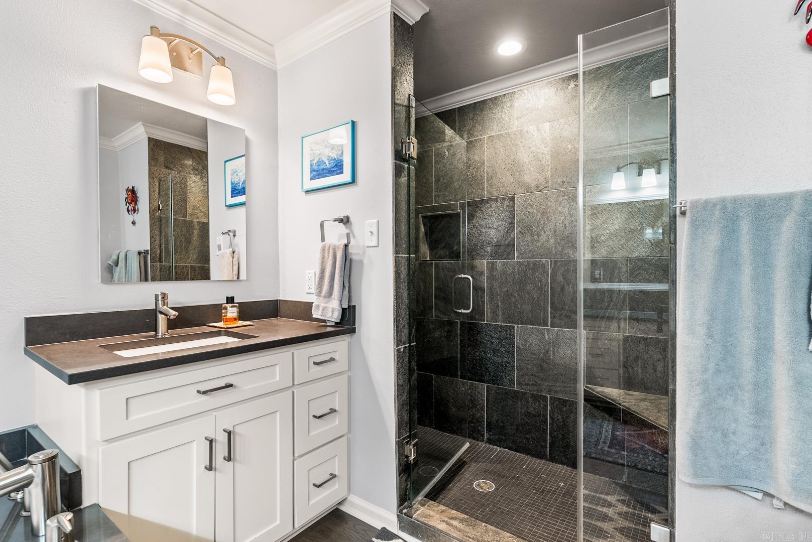 COUNTRY CLUB HEIGHTS - Residential