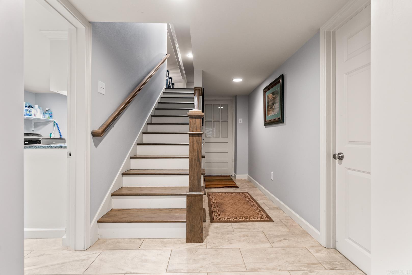 COUNTRY CLUB HEIGHTS - Residential