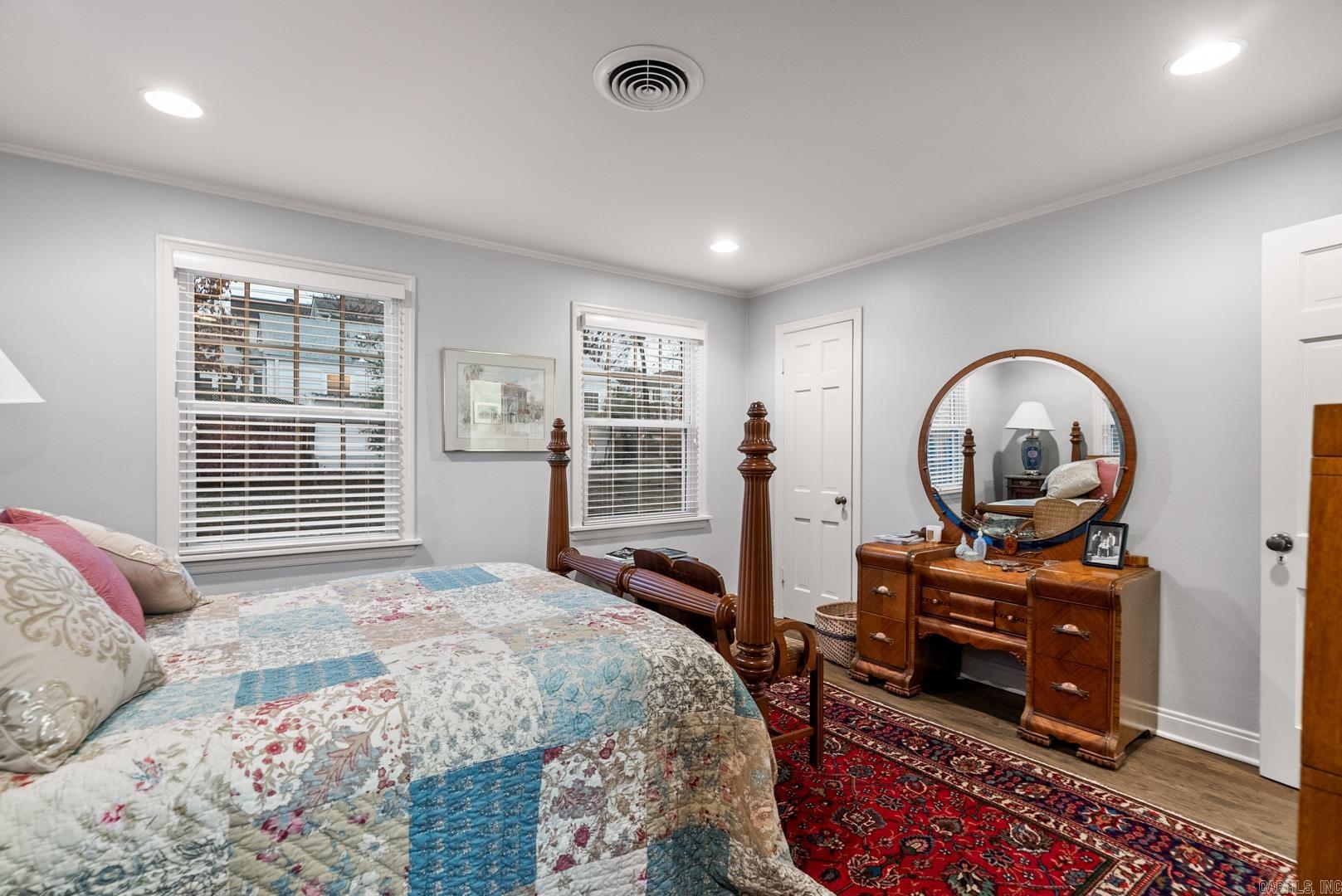 COUNTRY CLUB HEIGHTS - Residential