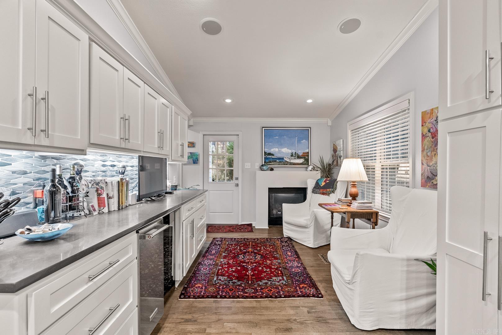 COUNTRY CLUB HEIGHTS - Residential