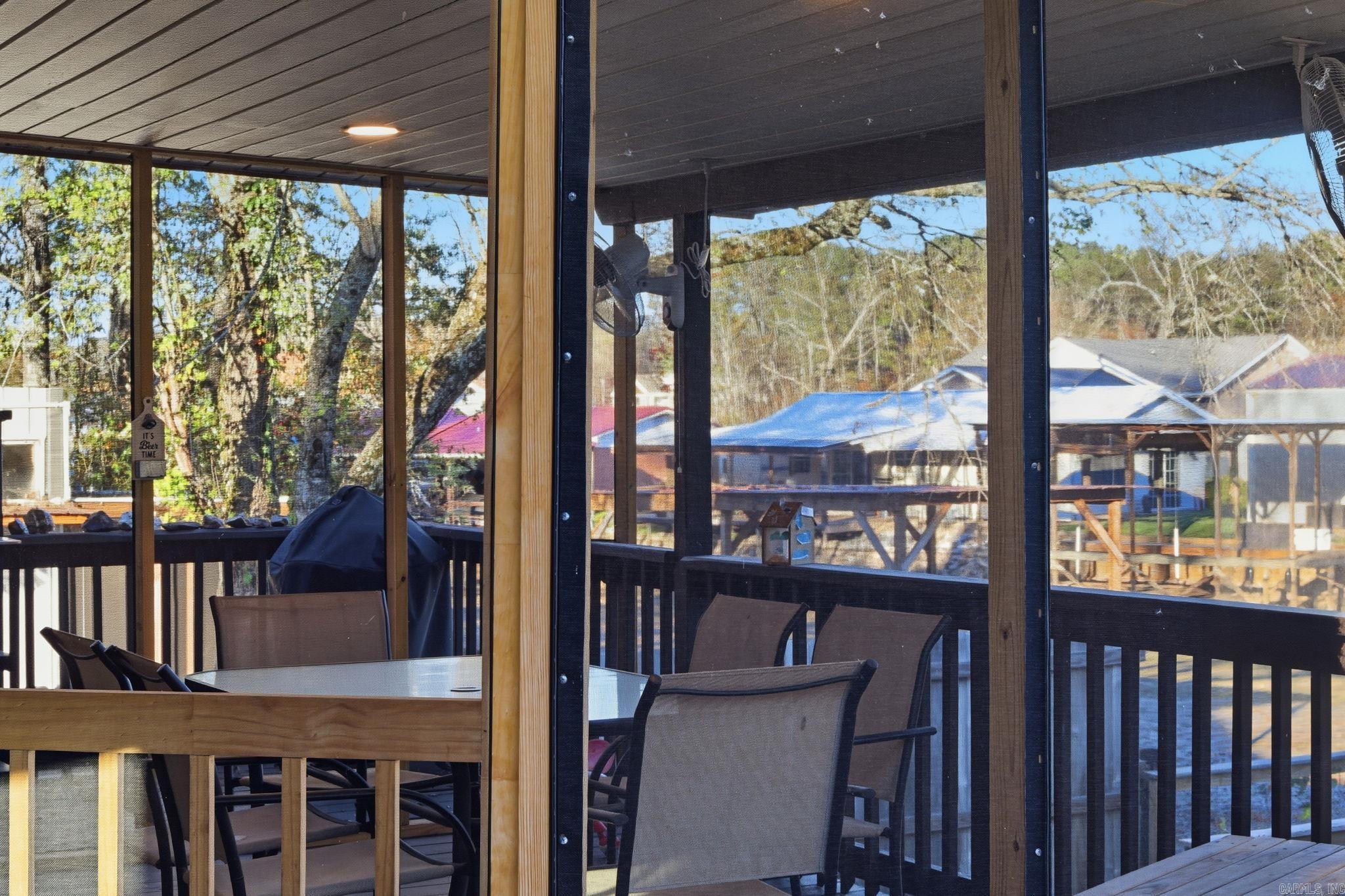 WOODLAND SHORES - Residential