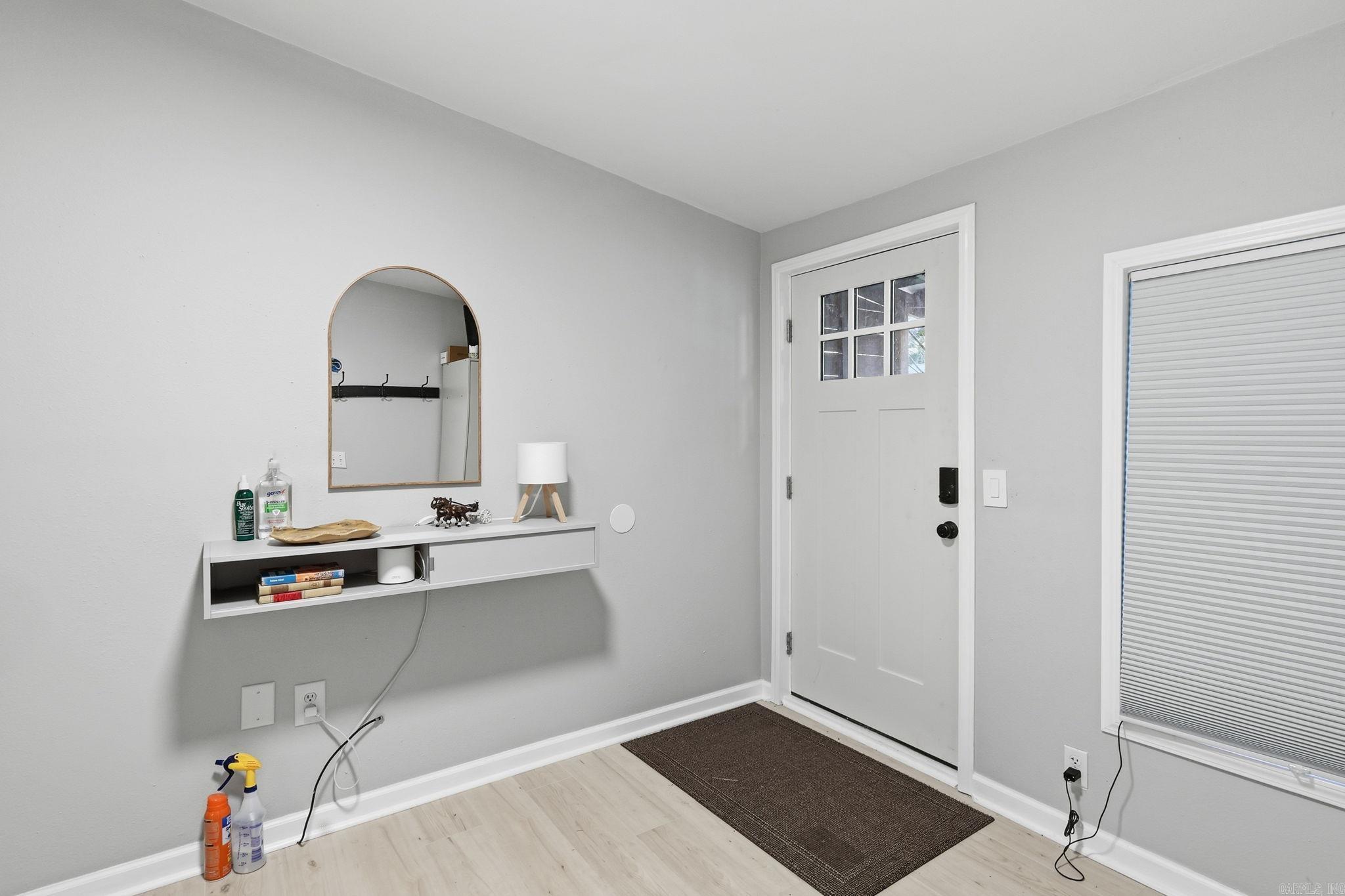 WOODLAND SHORES - Residential