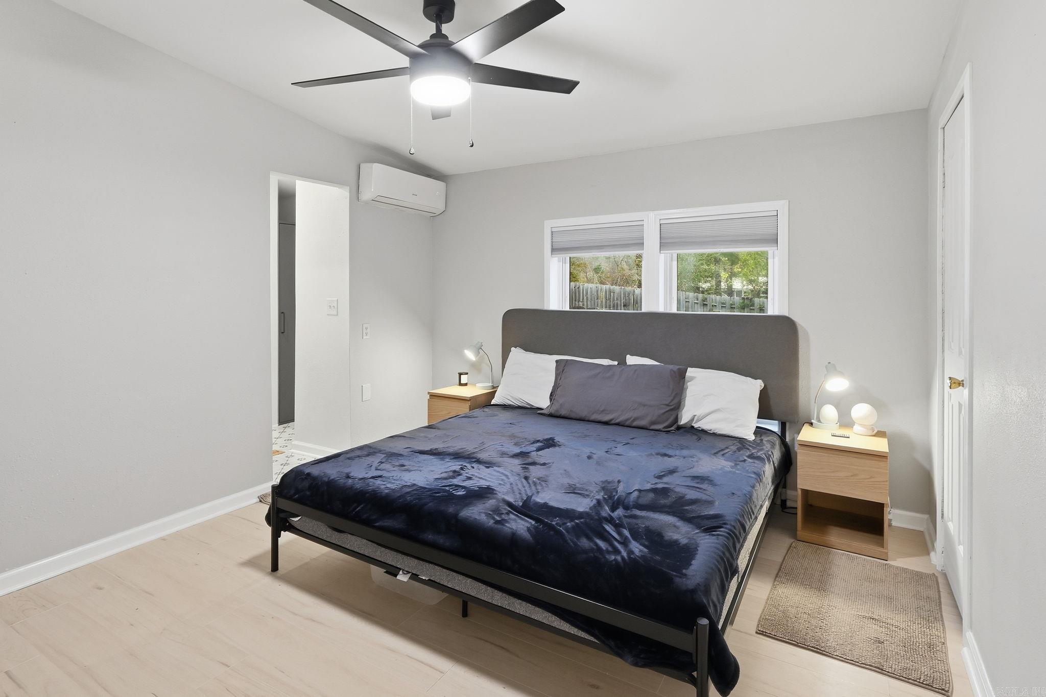 WOODLAND SHORES - Residential