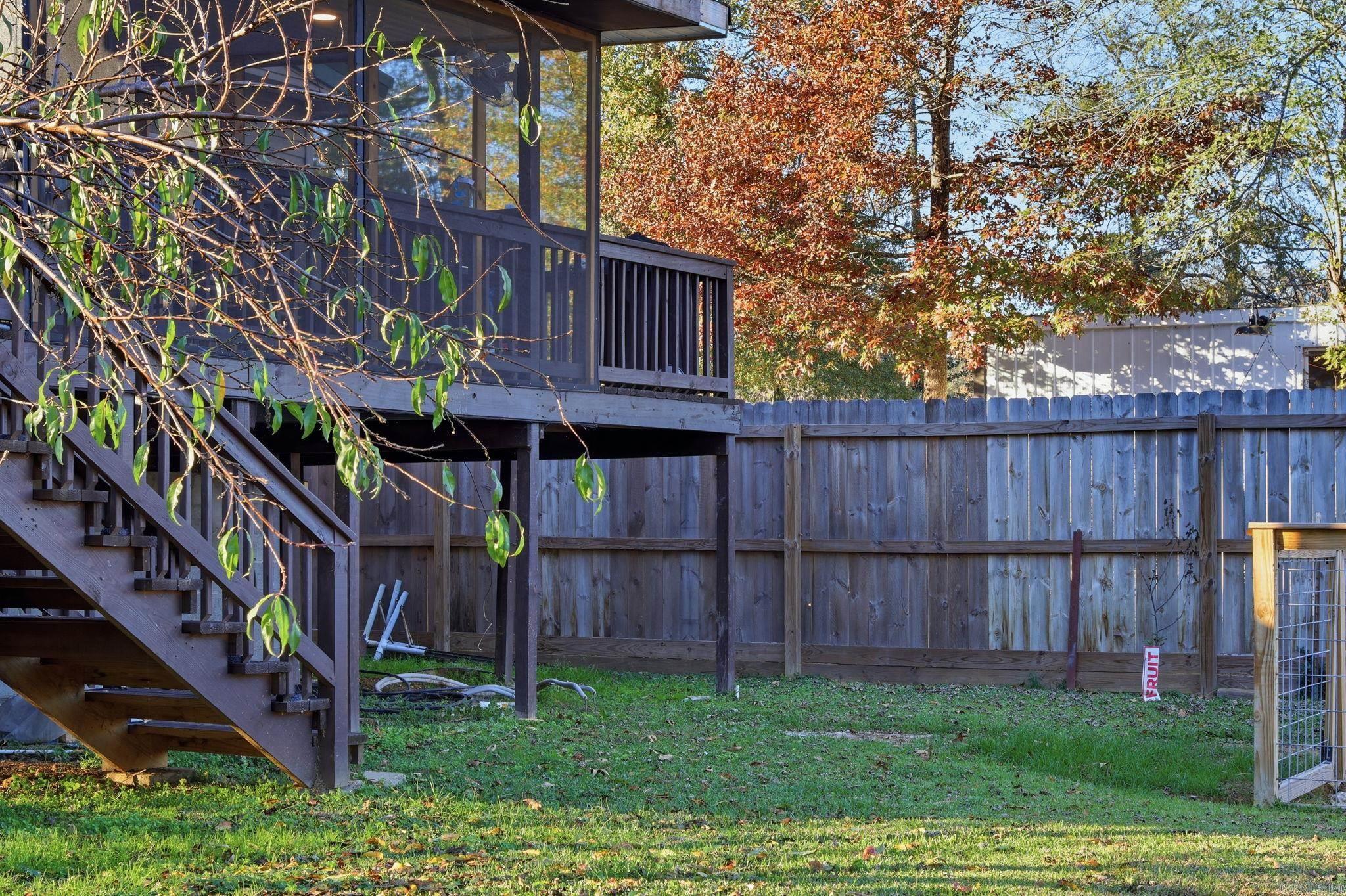 WOODLAND SHORES - Residential