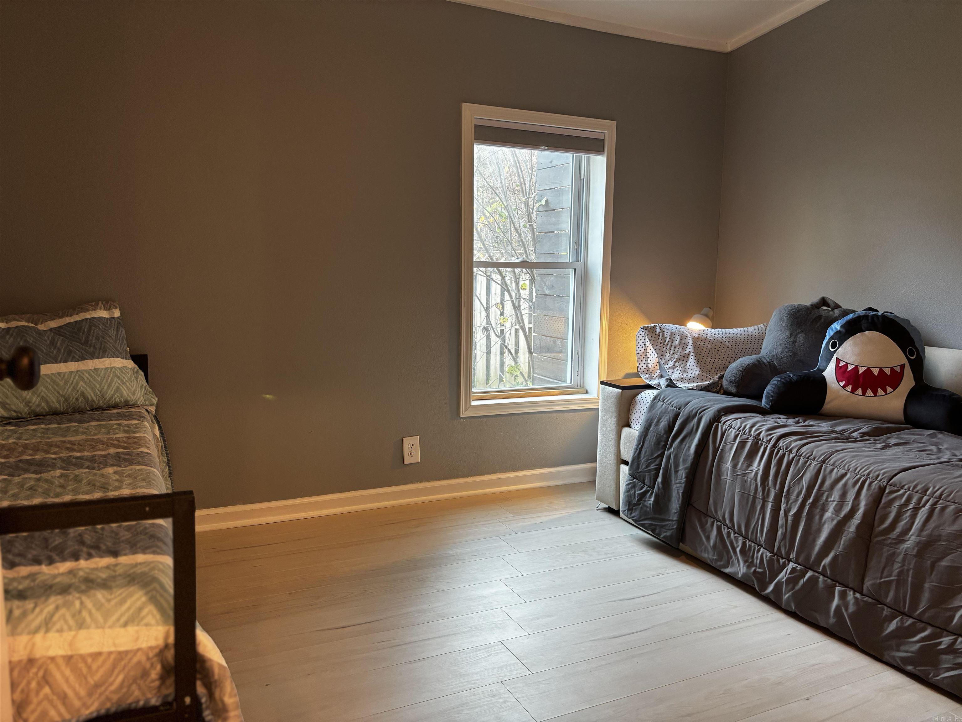 WOODLAND SHORES - Residential