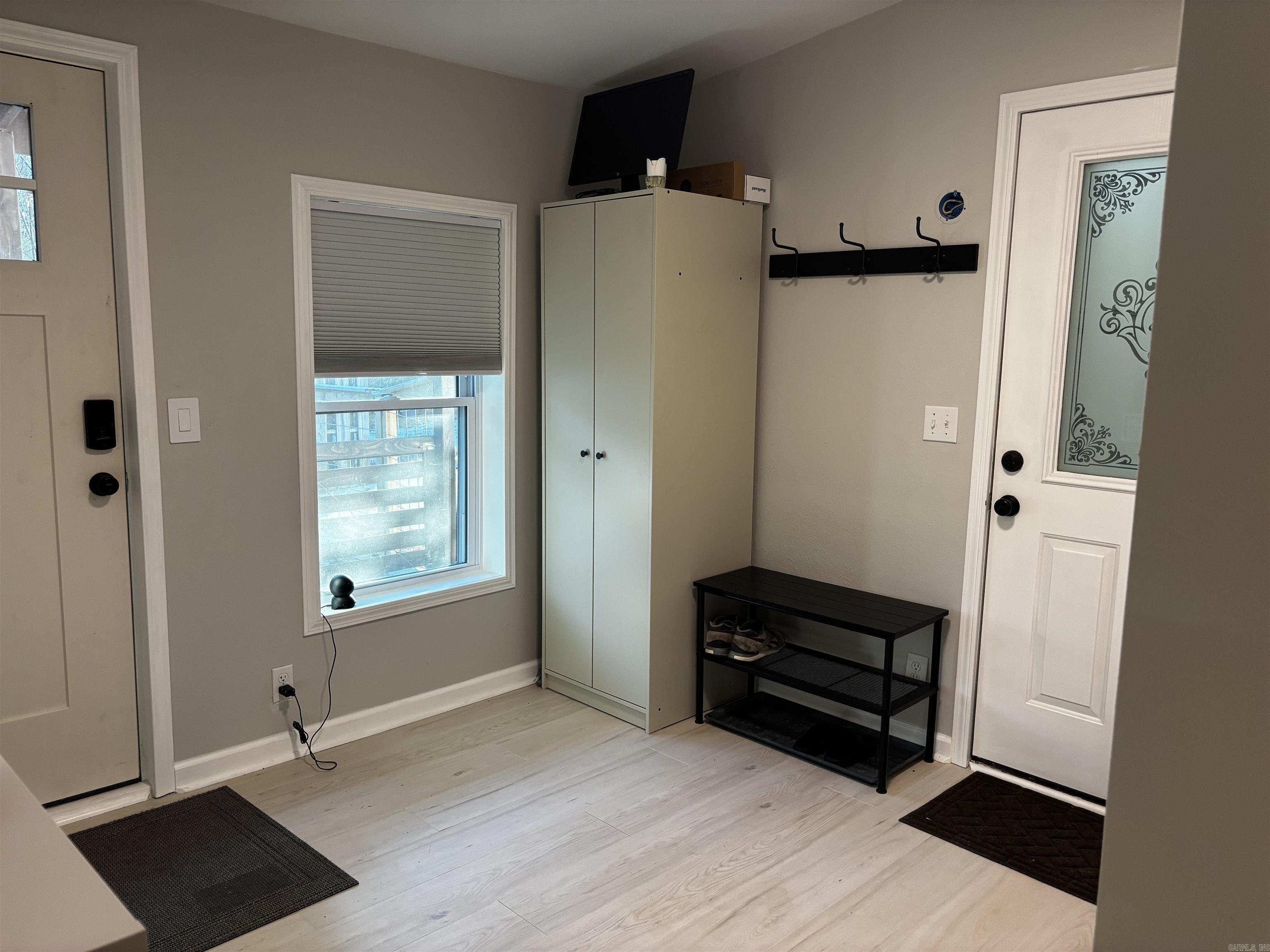 WOODLAND SHORES - Residential