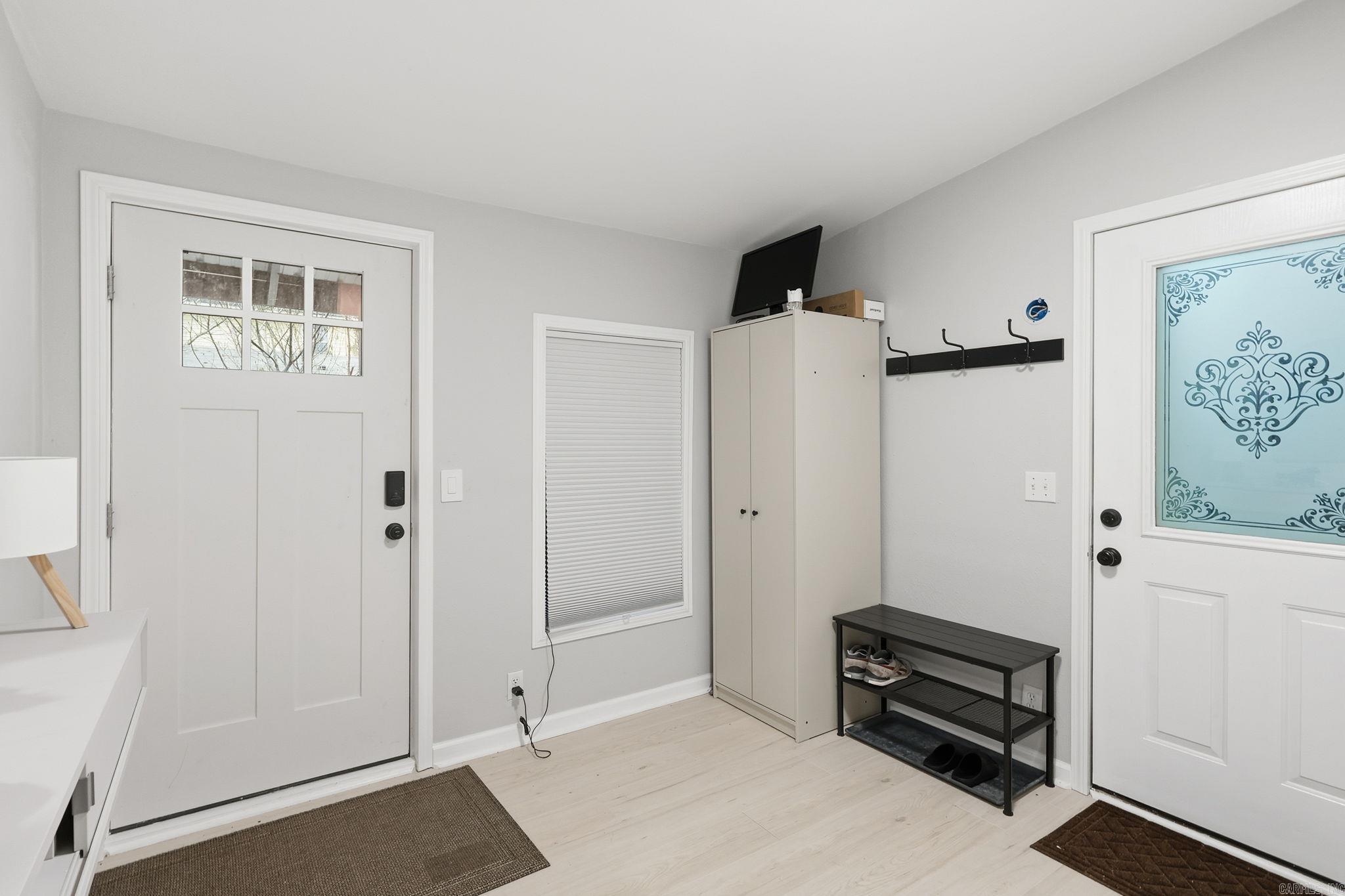 WOODLAND SHORES - Residential