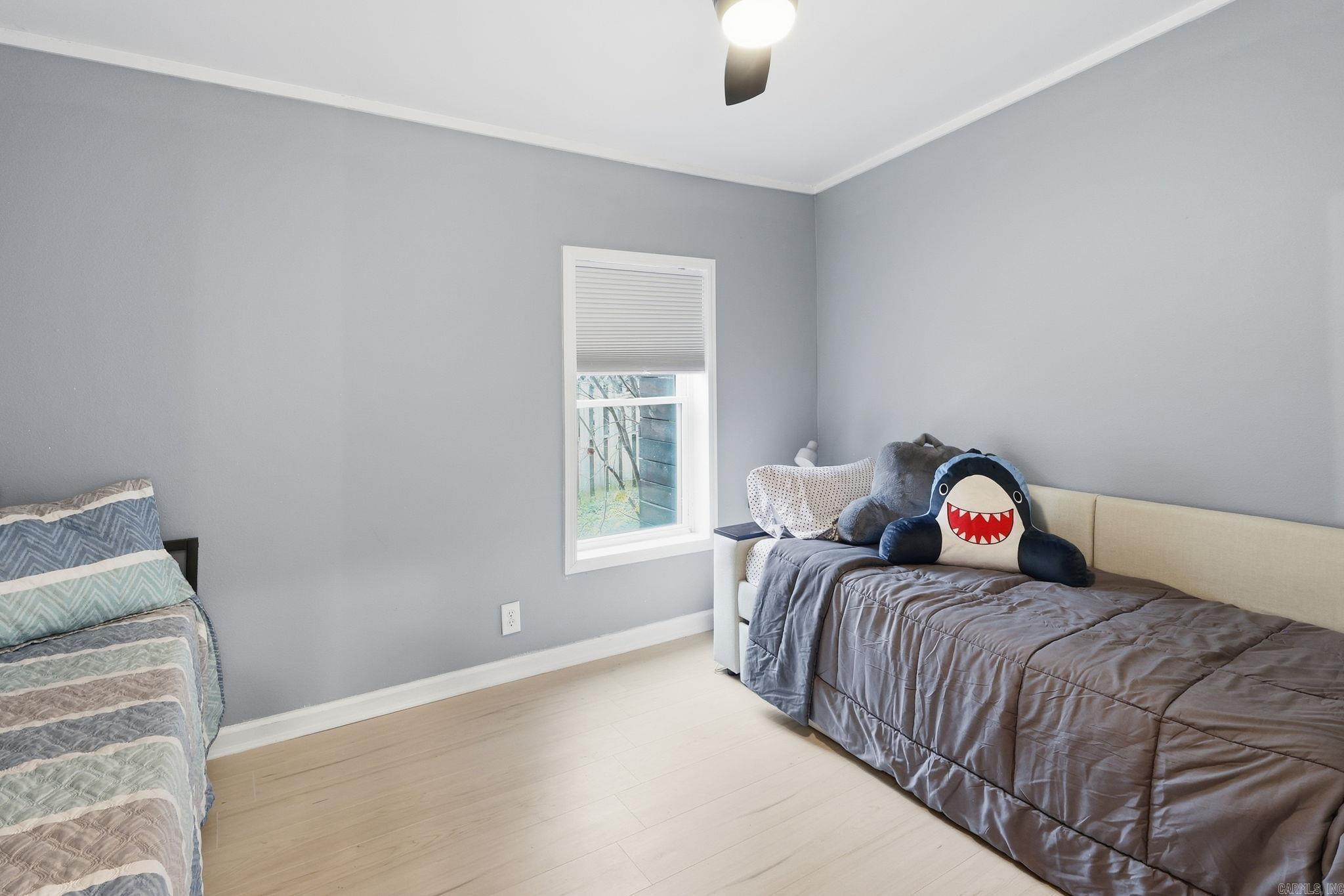 WOODLAND SHORES - Residential