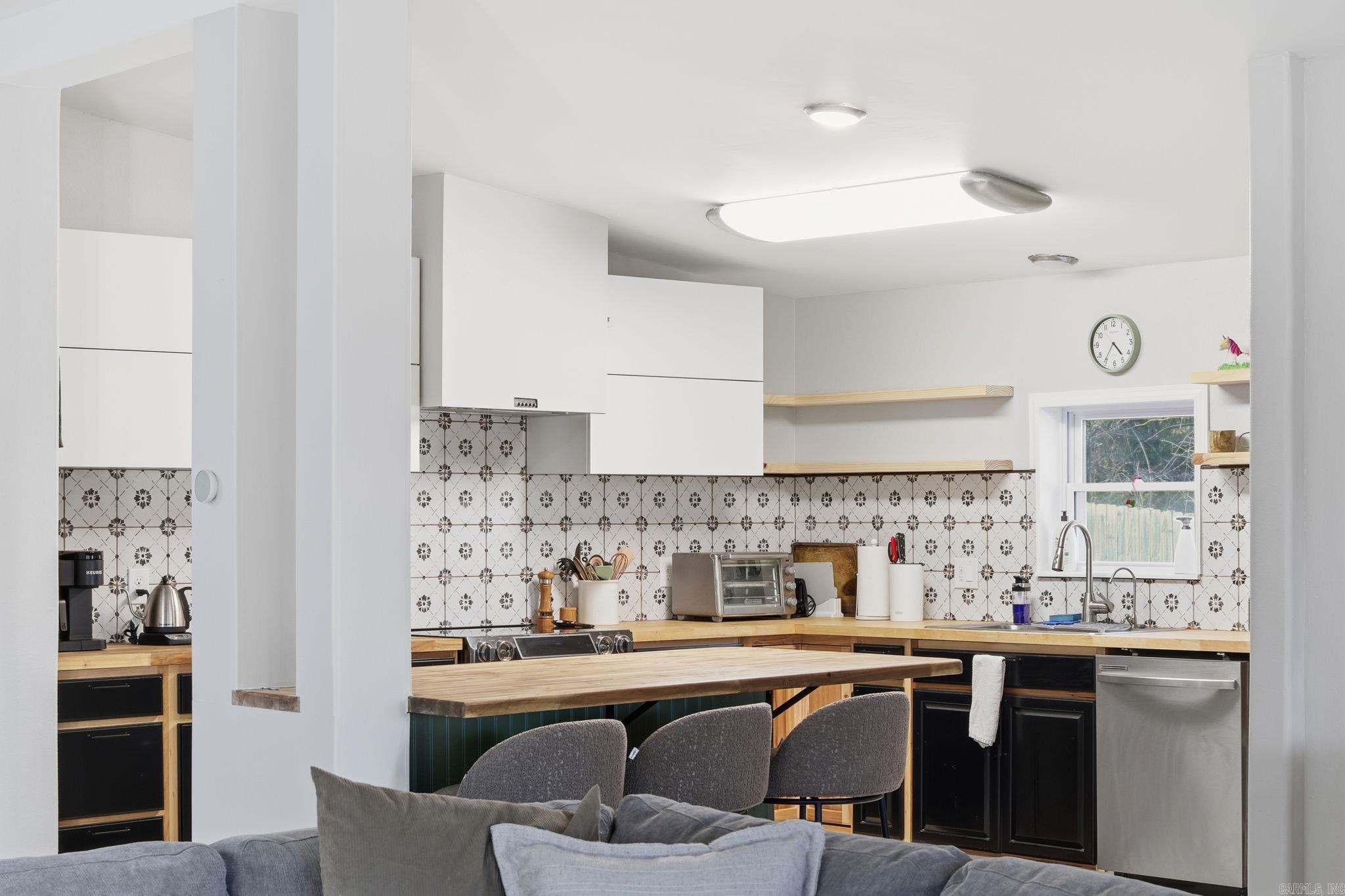 WOODLAND SHORES - Residential