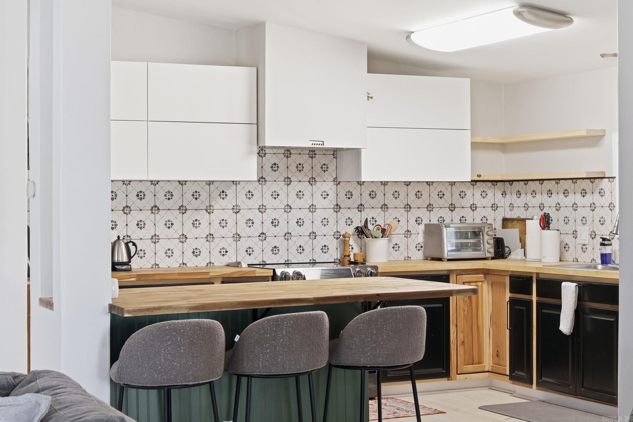 WOODLAND SHORES - Residential