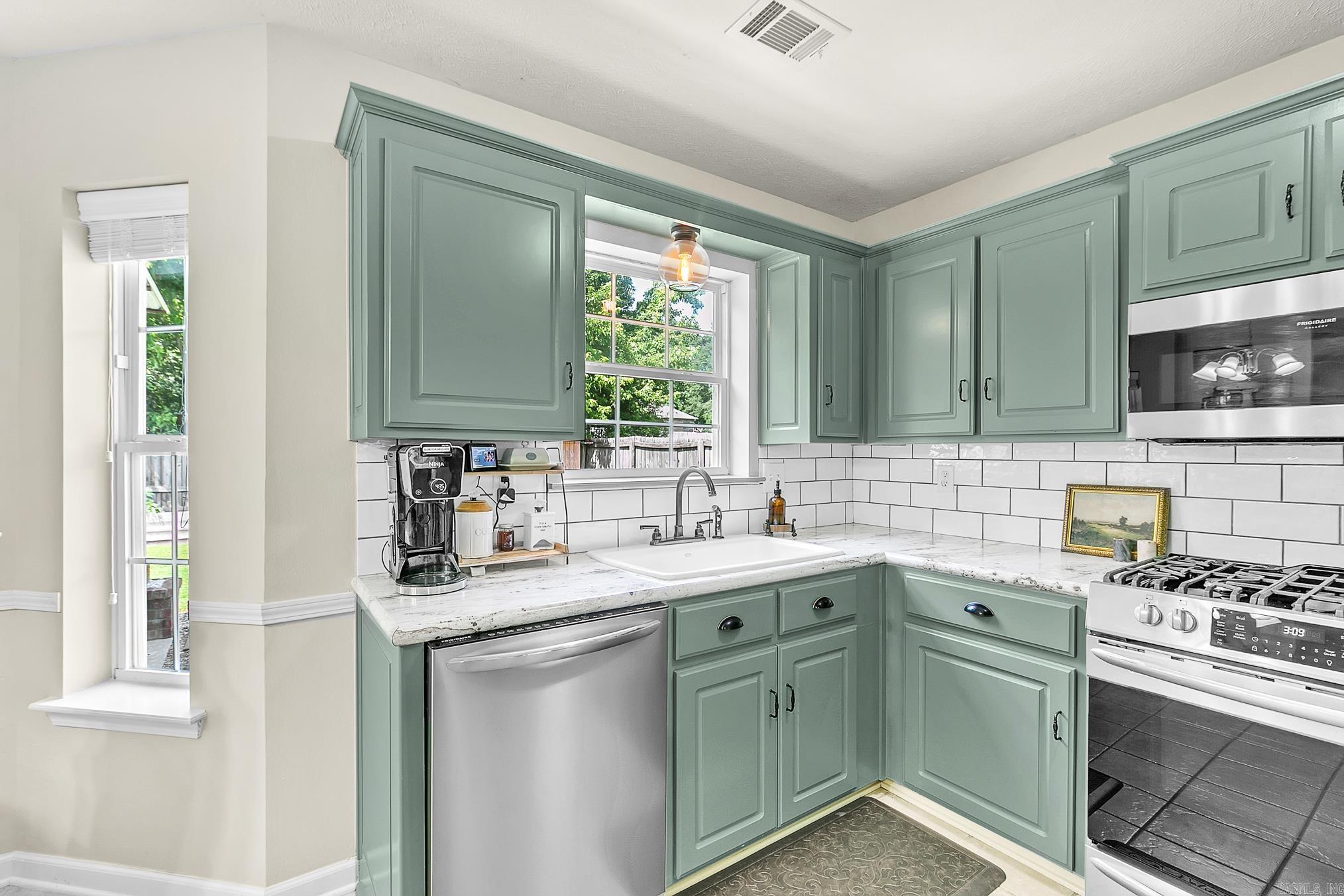 SILVER STREAK - Residential