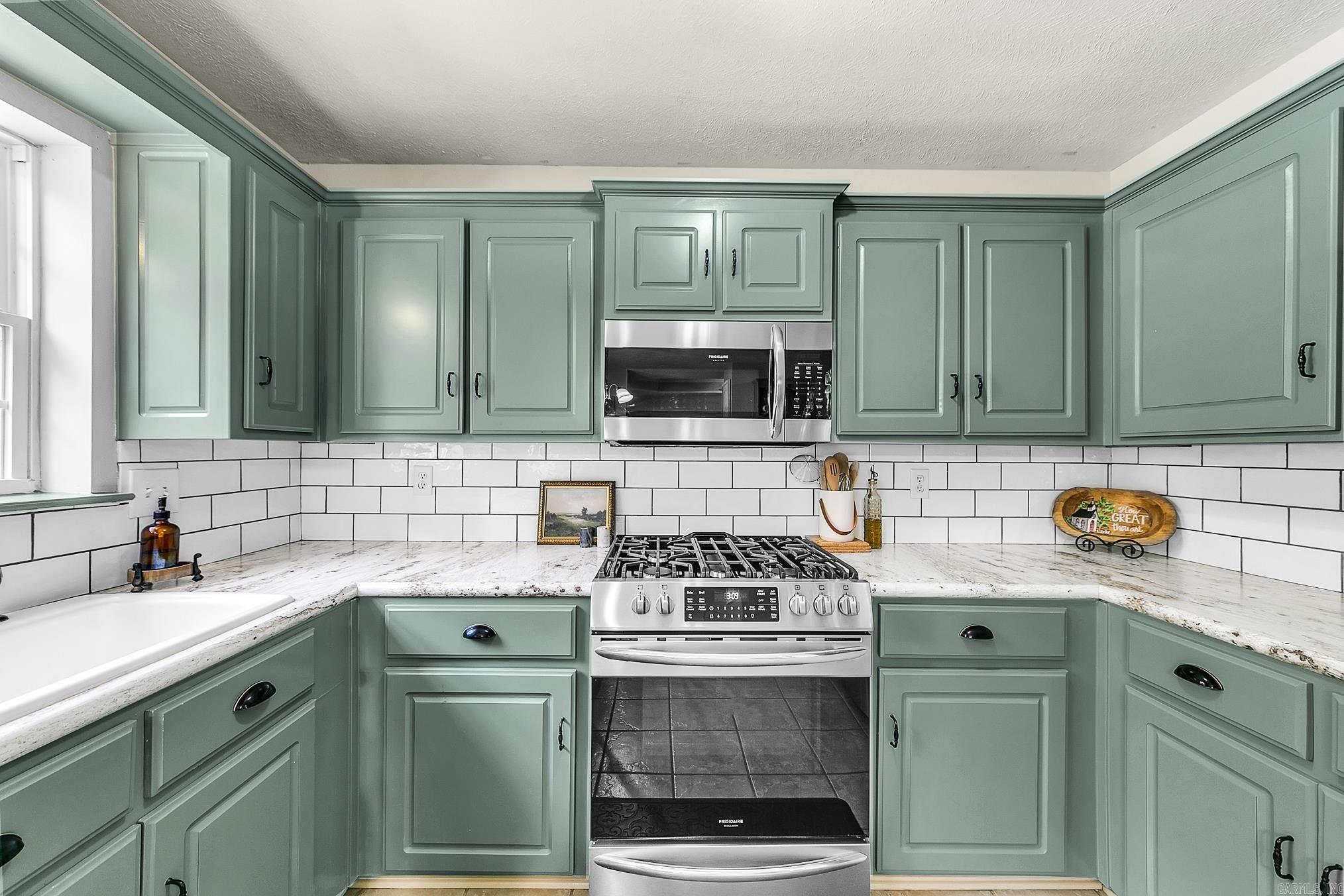 SILVER STREAK - Residential