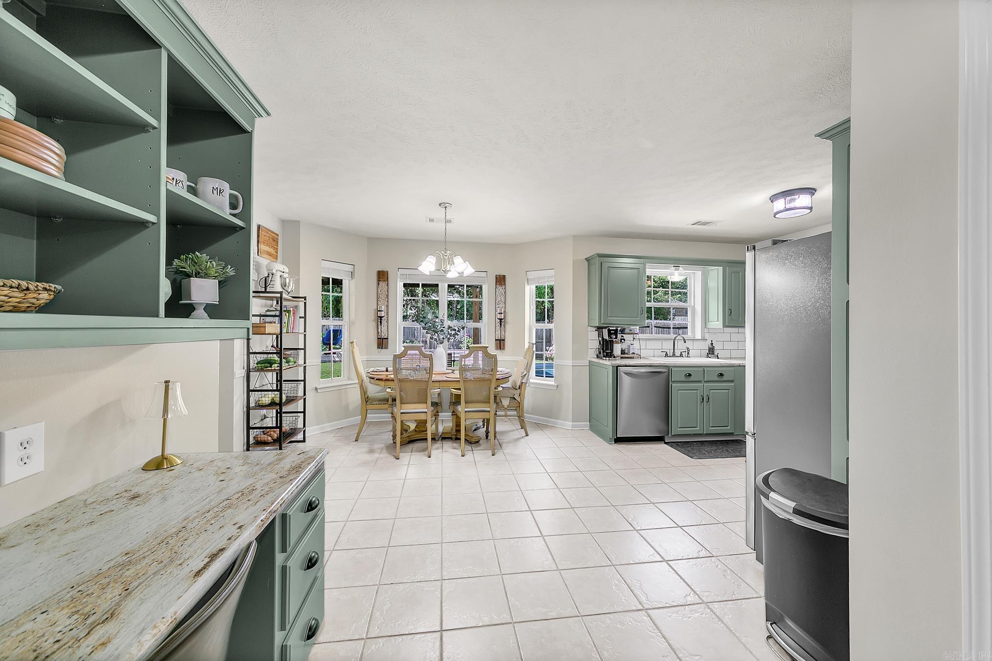 SILVER STREAK - Residential