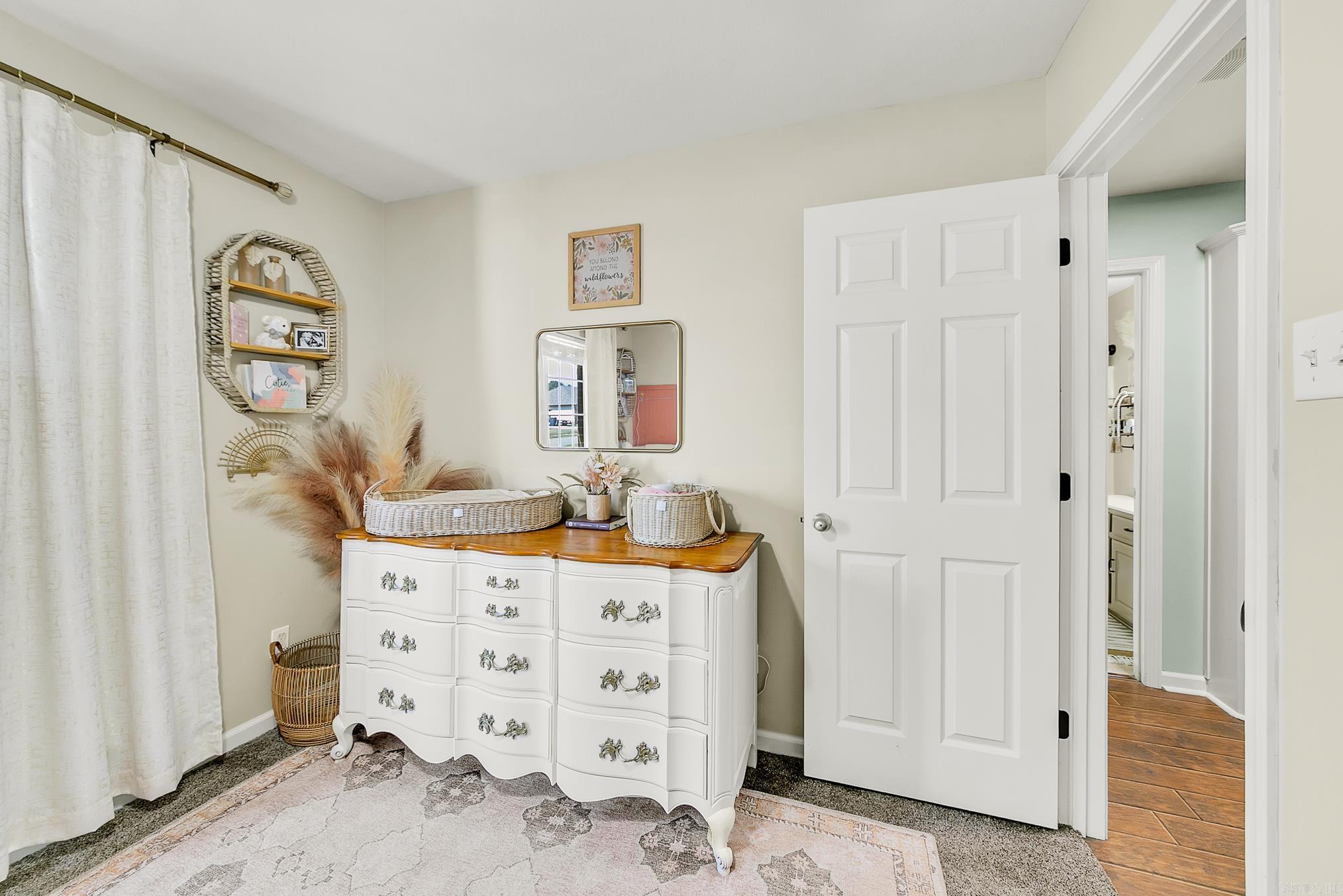 SILVER STREAK - Residential