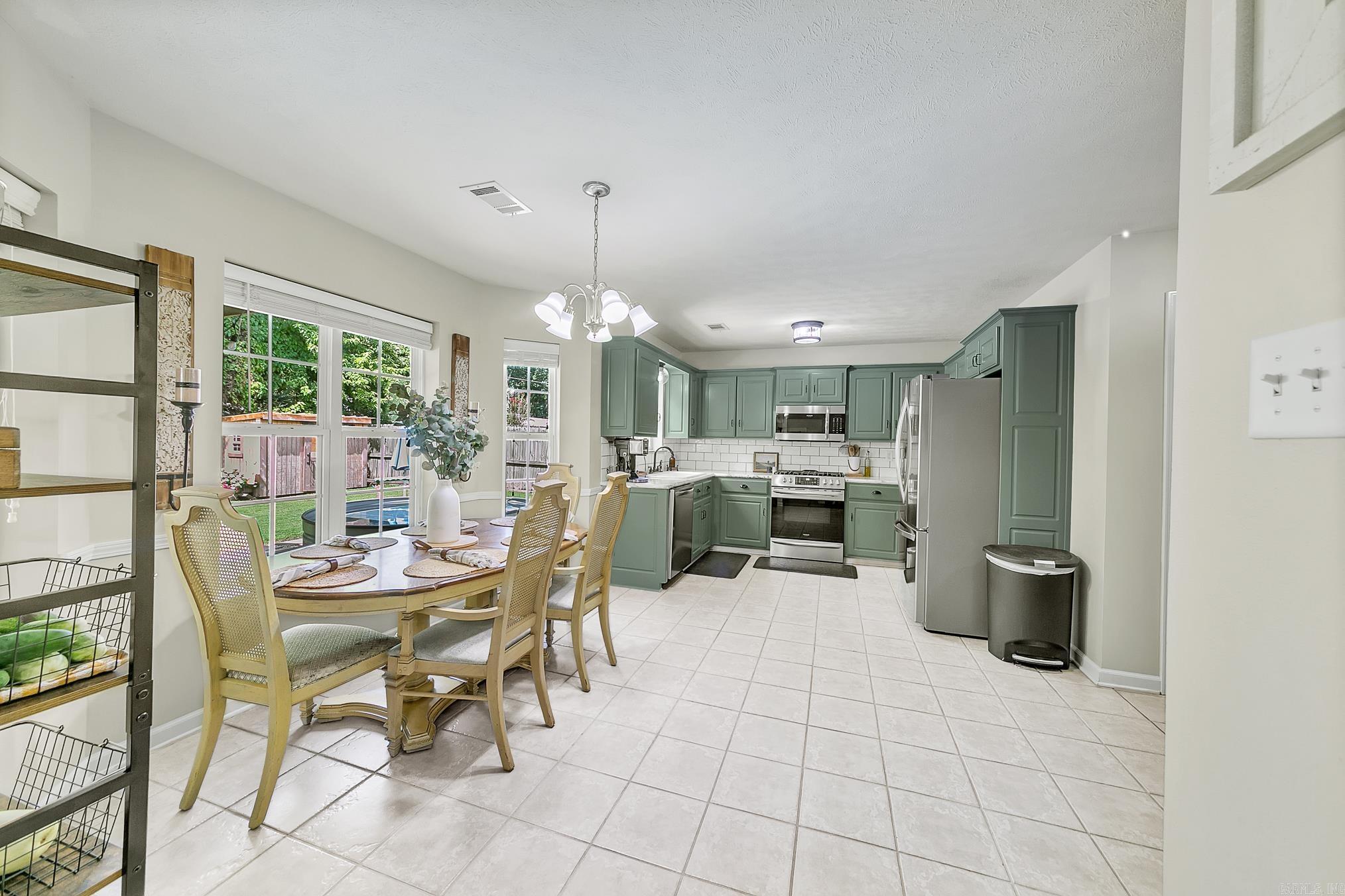 SILVER STREAK - Residential