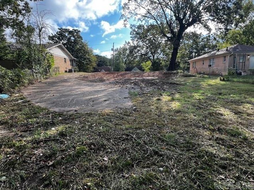 Residential Lot in Established Subdivision.   Build your dream home or investment property!