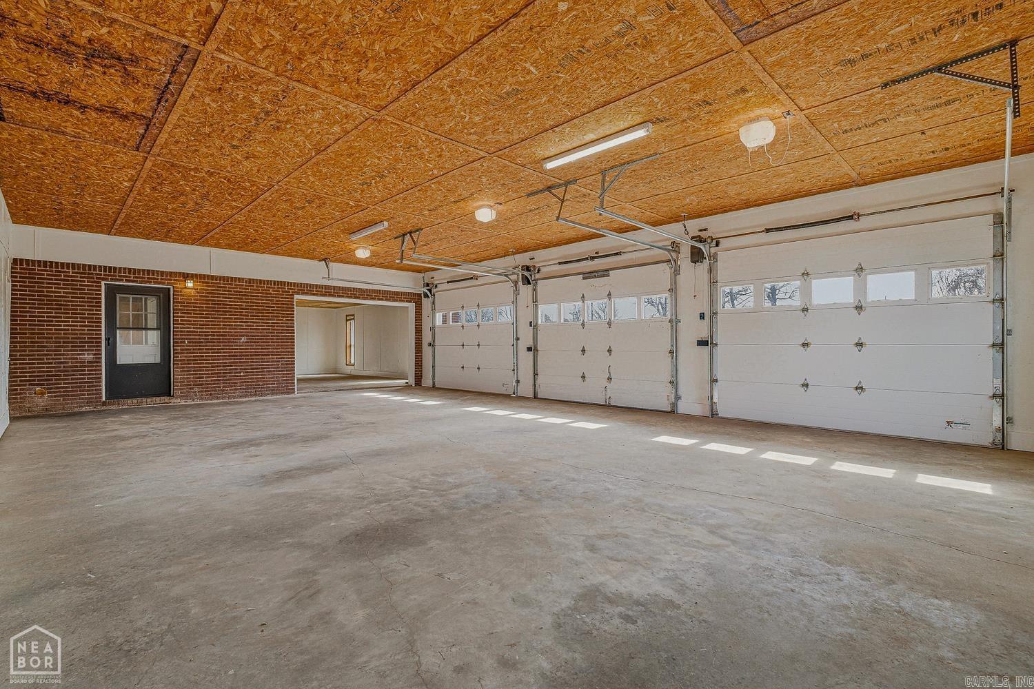 LYNNDALE - Residential