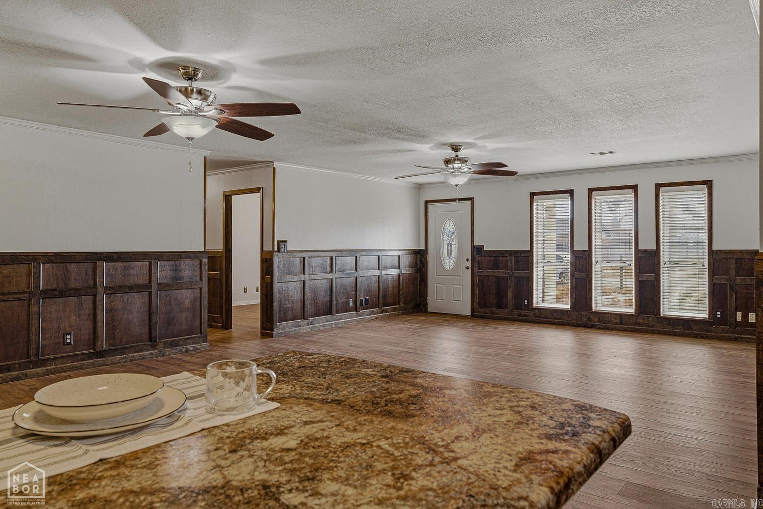 LYNNDALE - Residential