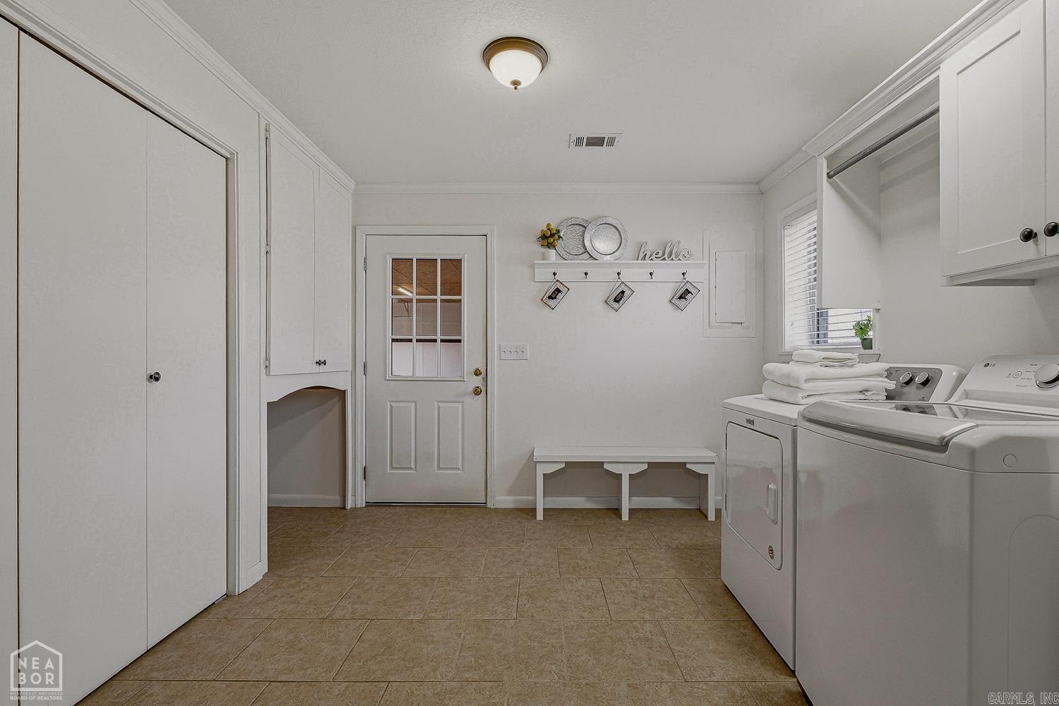 LYNNDALE - Residential