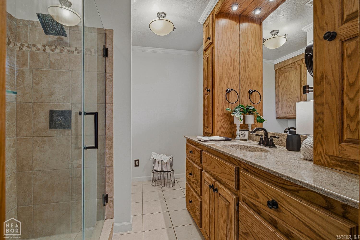 LYNNDALE - Residential