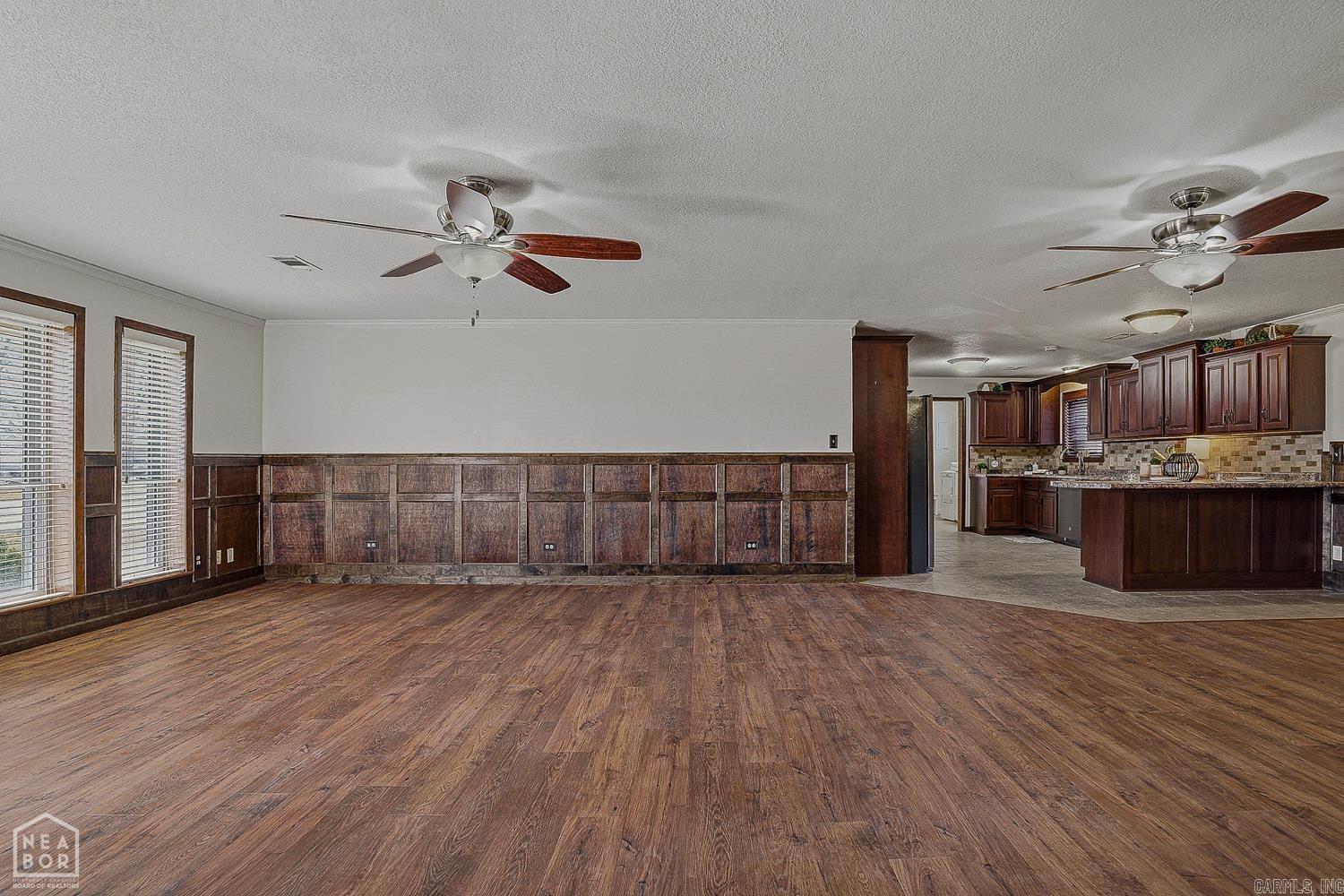 LYNNDALE - Residential