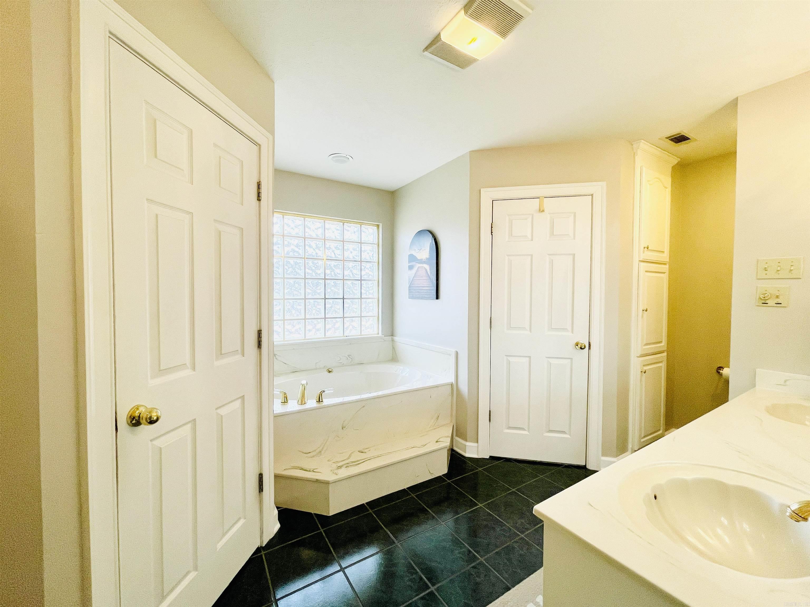 WOODLAND SPRINGS - Residential